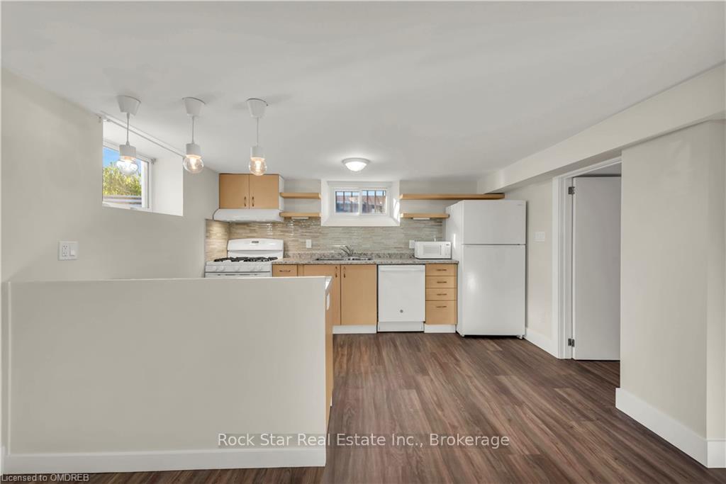 Photo 7 of Unit B, 36 Ferrara Street, Hamilton, Huntington — HOMEH