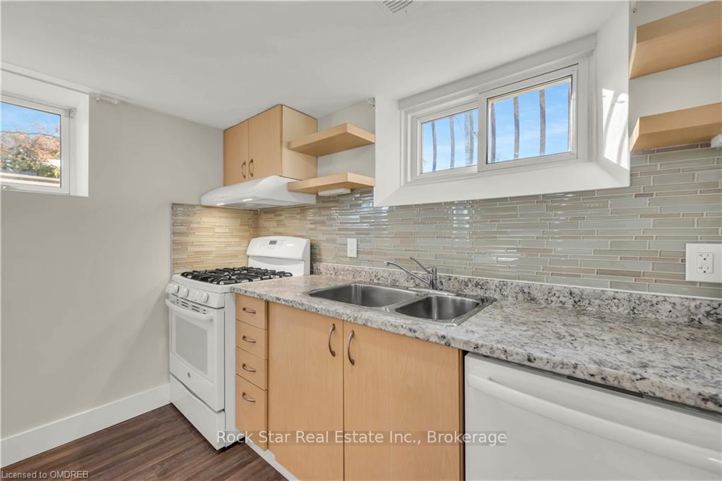 Photo 8 of Unit B, 36 Ferrara Street, Hamilton, Huntington — HOMEH