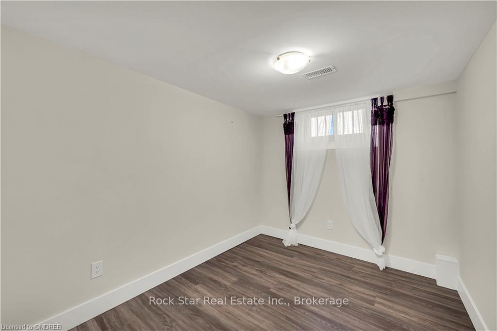 Photo 10 of Unit B, 36 Ferrara Street, Hamilton, Huntington — HOMEH