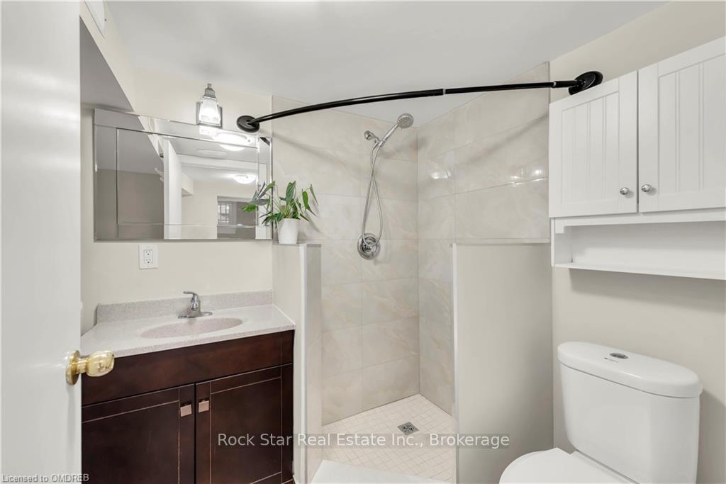 Photo 13 of Unit B, 36 Ferrara Street, Hamilton, Huntington — HOMEH
