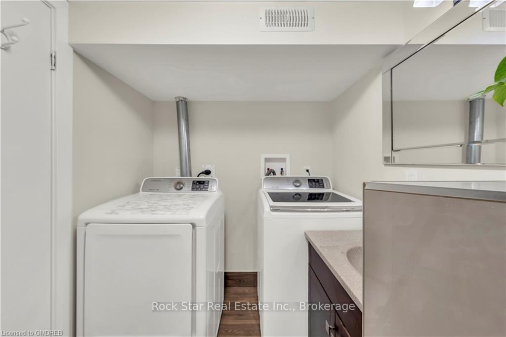 Photo 14 of Unit B, 36 Ferrara Street, Hamilton, Huntington — HOMEH