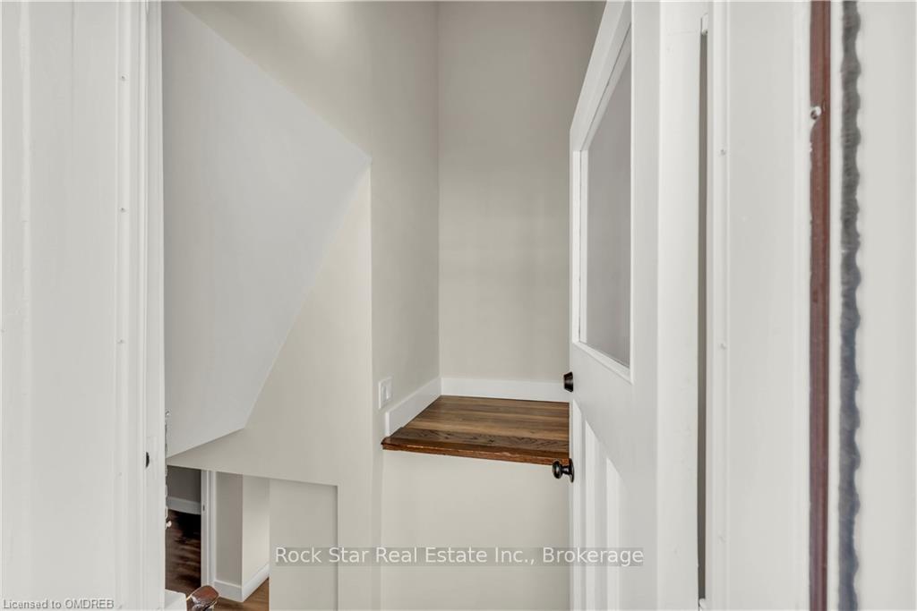 Photo 17 of Unit B, 36 Ferrara Street, Hamilton, Huntington — HOMEH