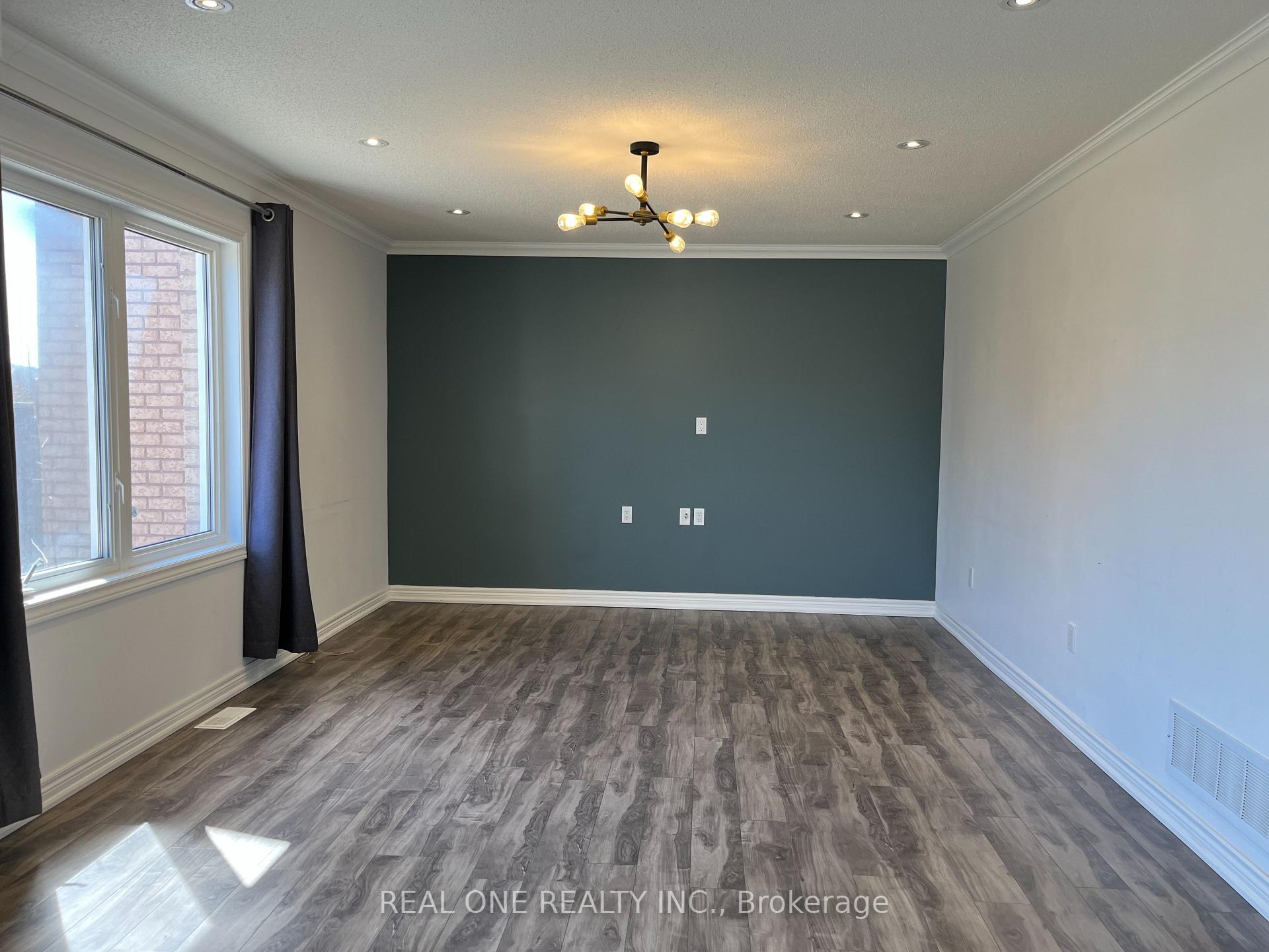 Photo 6 of 29 John Gary Drive, Markham, Village Green-South Unionville — HOMEH