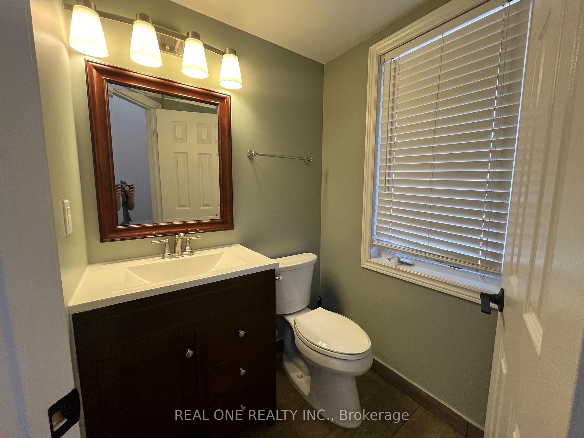 Photo 7 of 29 John Gary Drive, Markham, Village Green-South Unionville — HOMEH