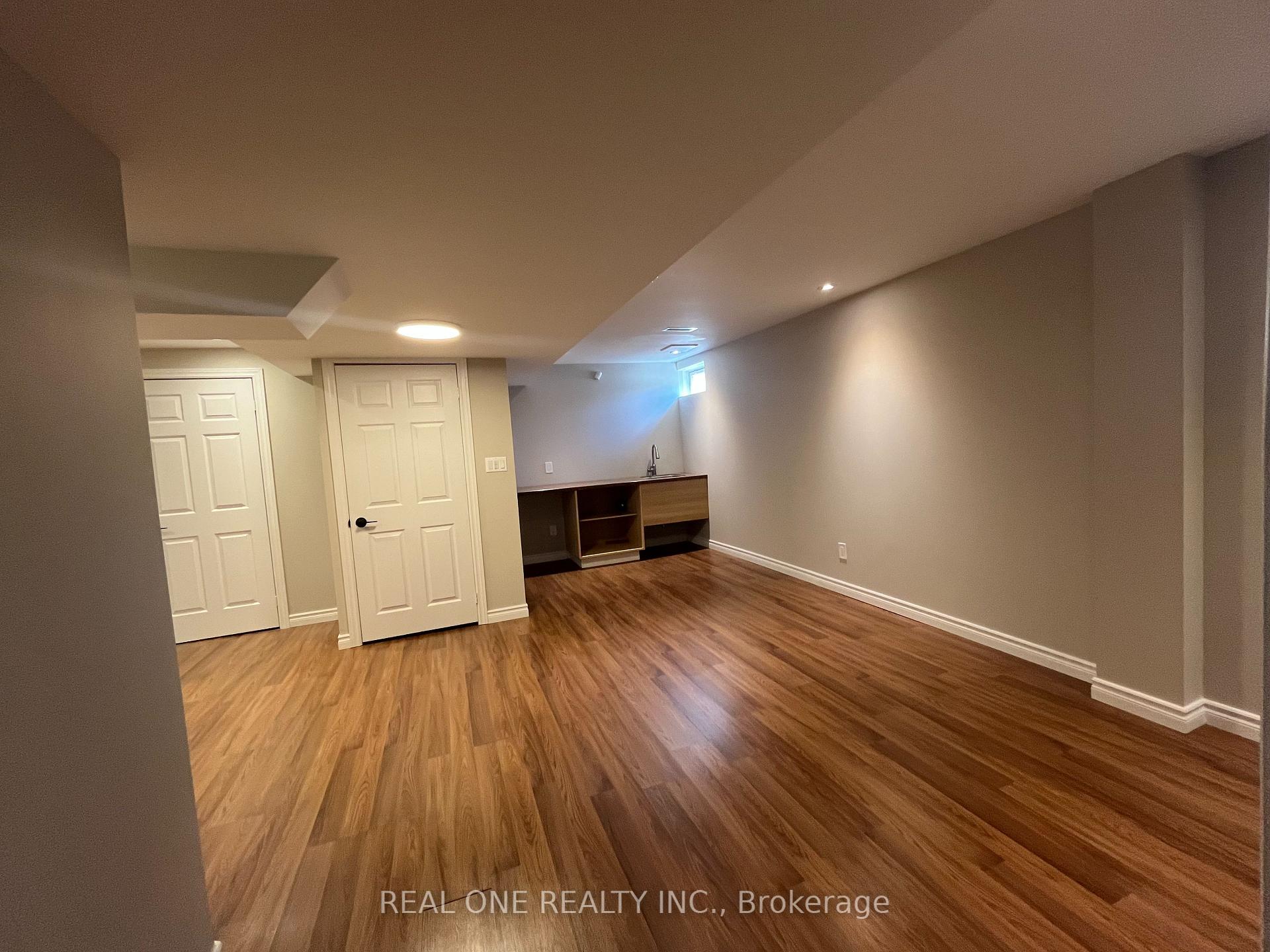 Photo 18 of 29 John Gary Drive, Markham, Village Green-South Unionville — HOMEH