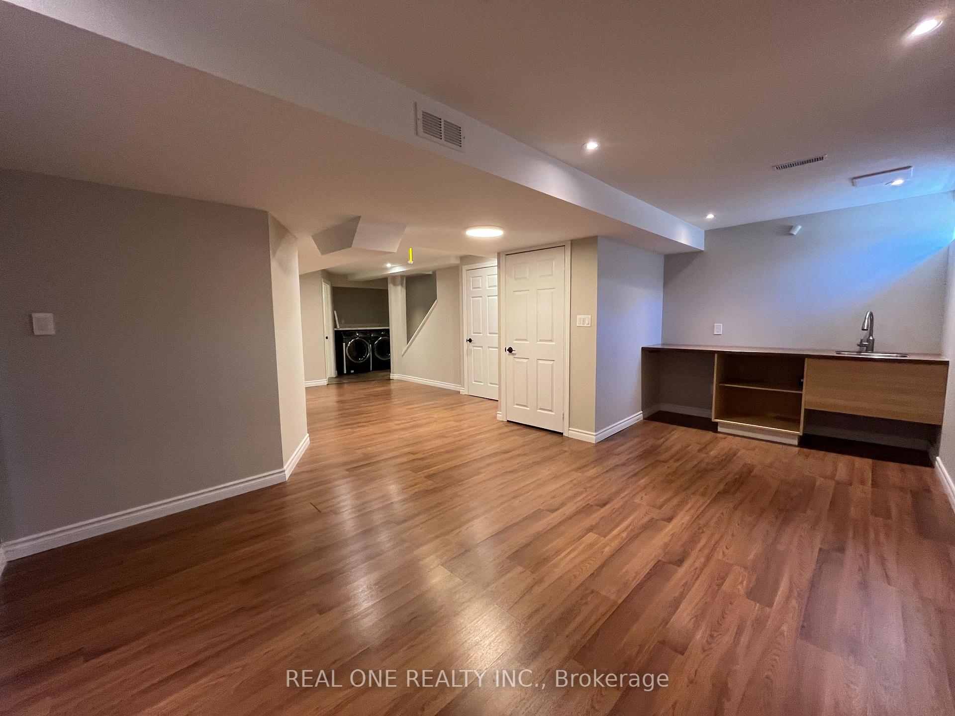 Photo 20 of 29 John Gary Drive, Markham, Village Green-South Unionville — HOMEH
