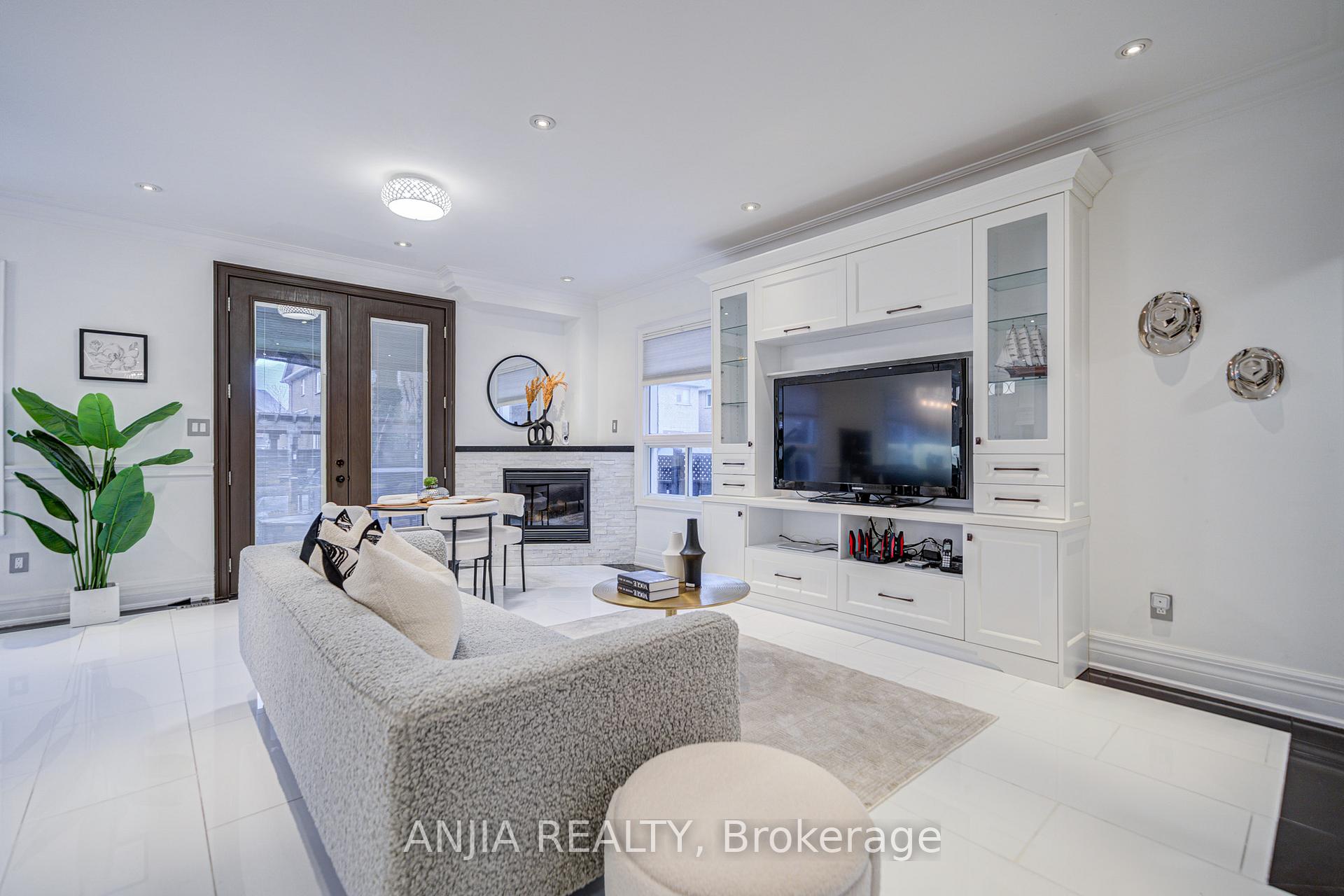 Photo 9 of 23 Annina Crescent, Markham, Village Green-South Unionville — HOMEH