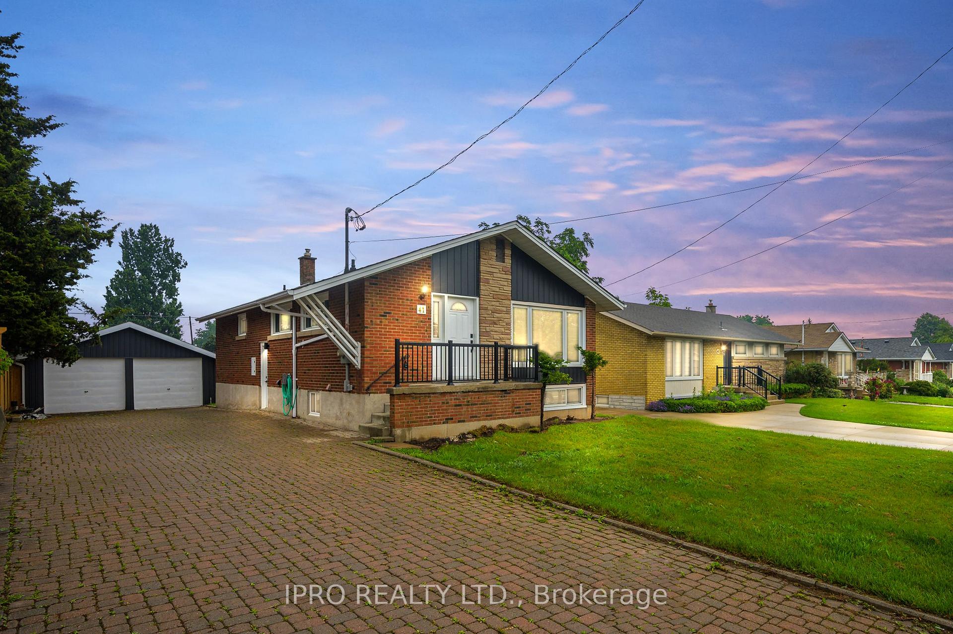 Photo 1 of Unit Upper, 41 Endfield Avenue, Hamilton, Huntington — HOMEH