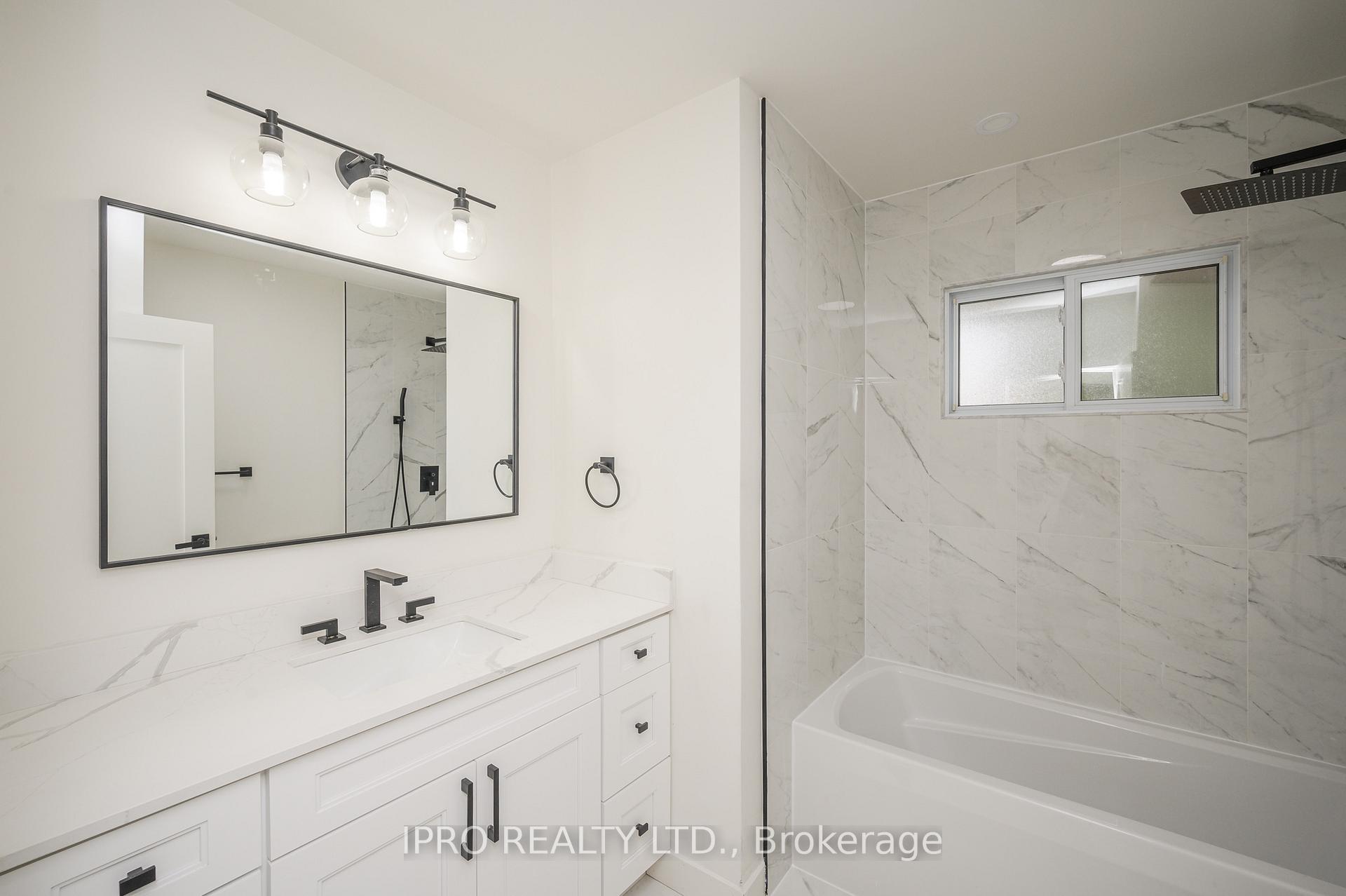 Photo 8 of Unit Upper, 41 Endfield Avenue, Hamilton, Huntington — HOMEH