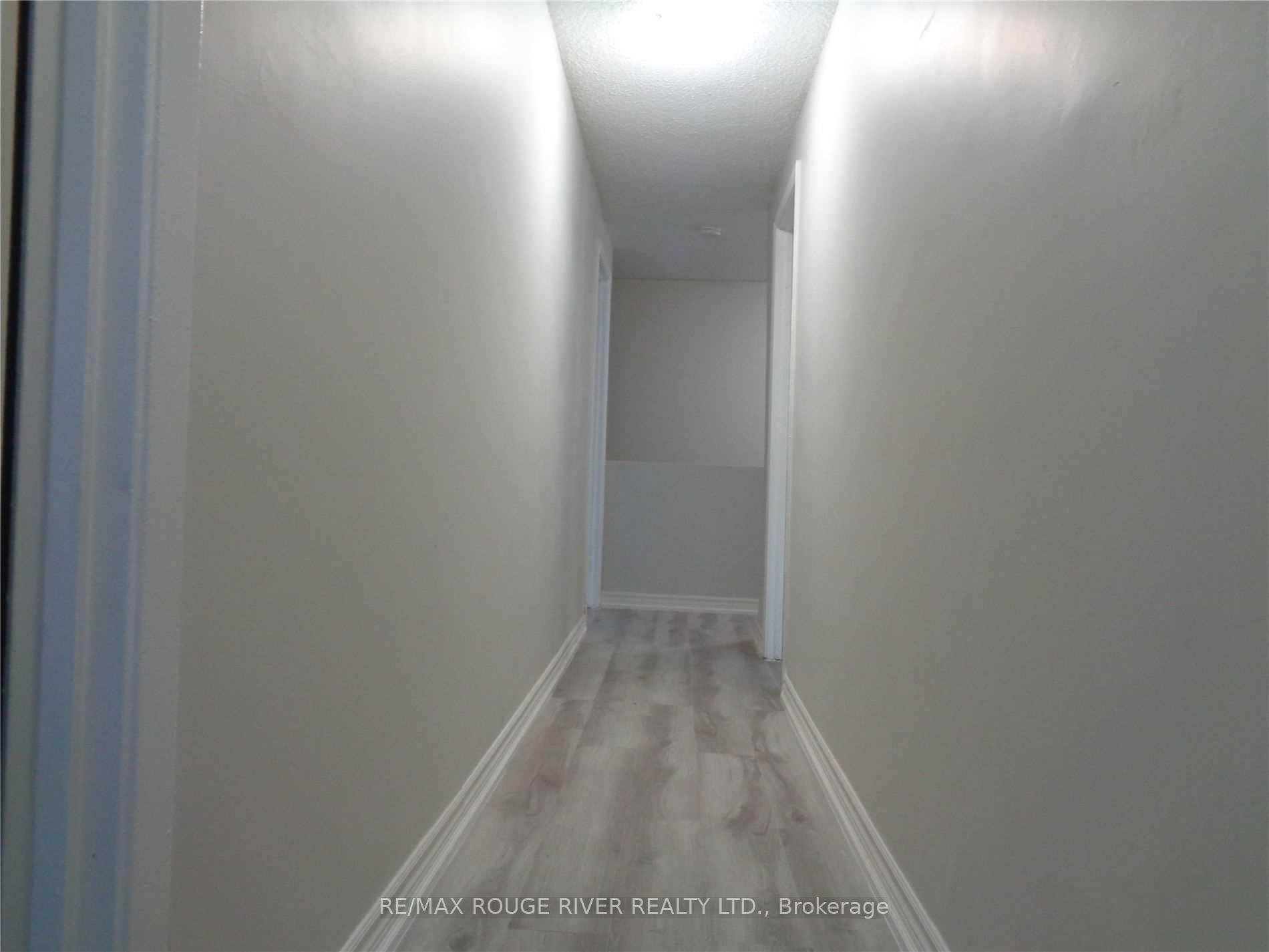 Photo 5 of Unit 5, 1122 Upper Wellington Street, Hamilton, Greeningdon — HOMEH