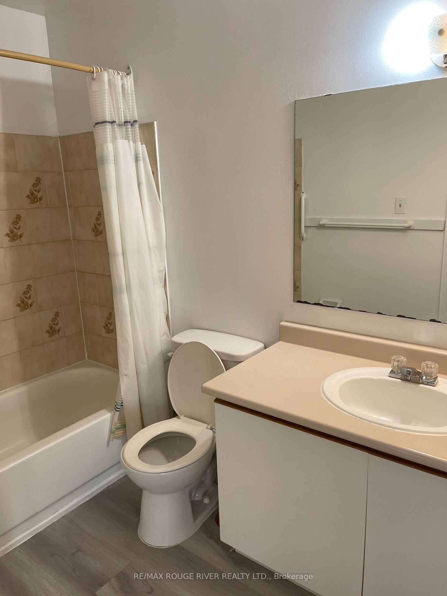 Photo 6 of Unit 5, 1122 Upper Wellington Street, Hamilton, Greeningdon — HOMEH