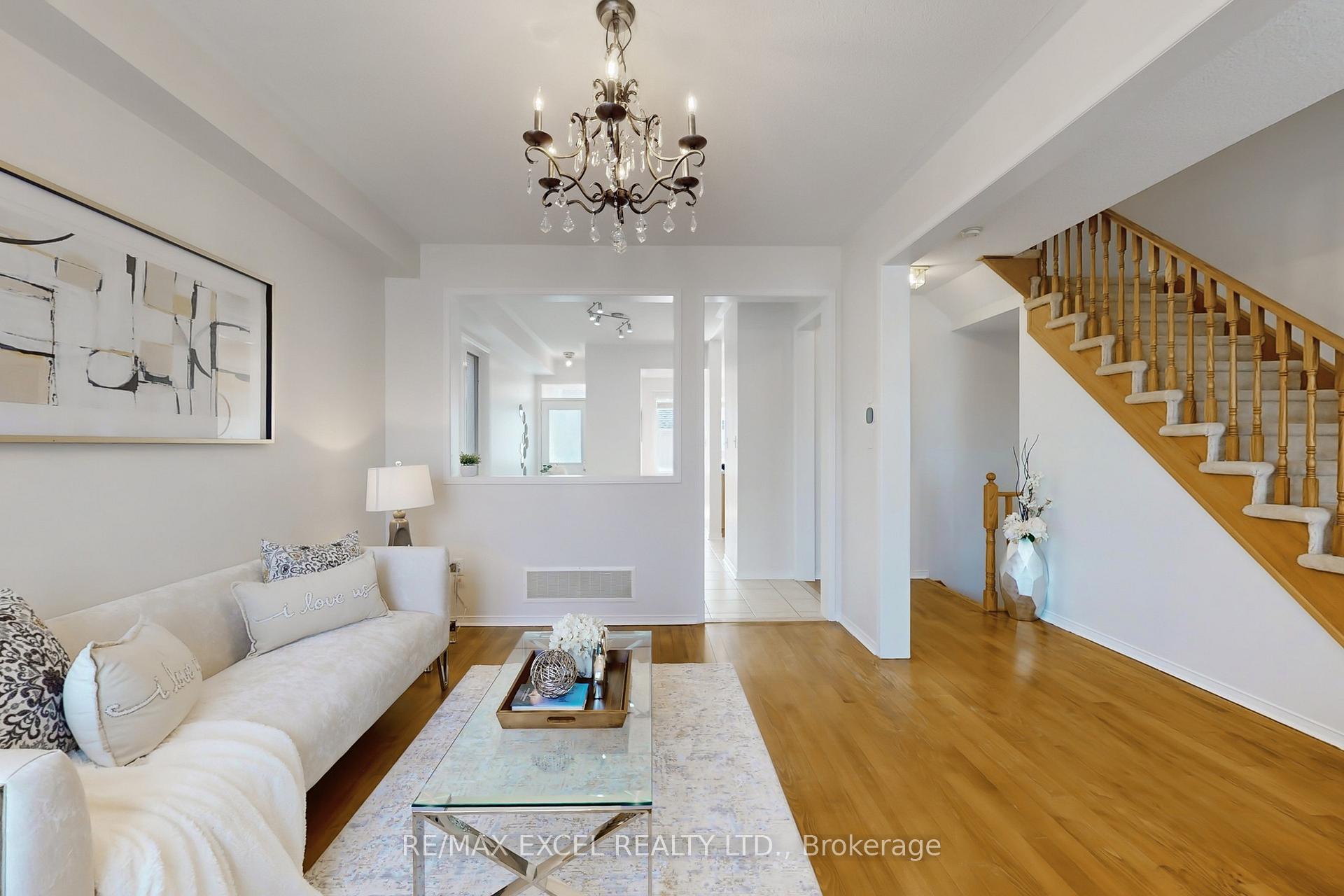 Photo 6 of 11 Kenilworth Gate, Markham, Cornell — HOMEH