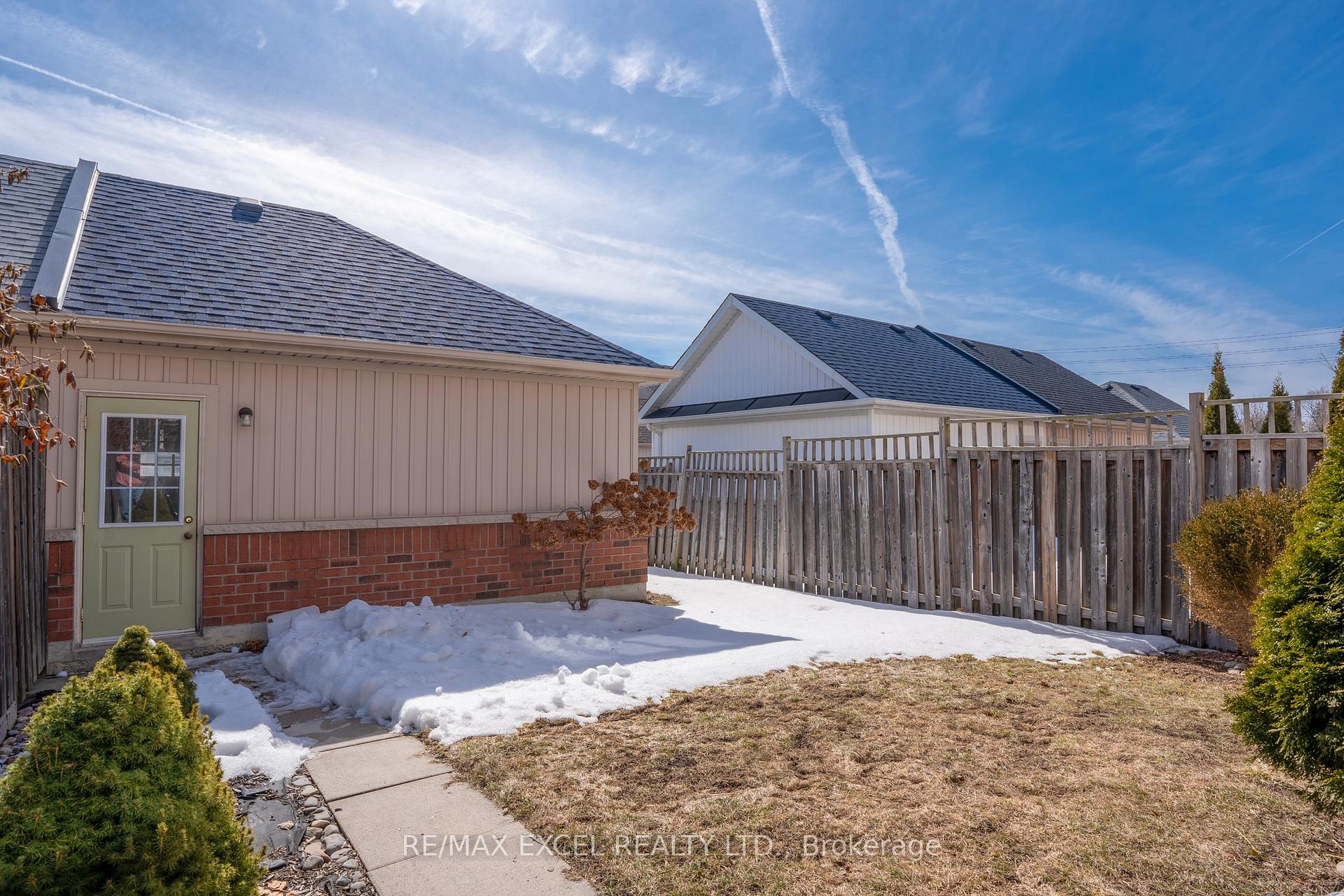 Photo 42 of 11 Kenilworth Gate, Markham, Cornell — HOMEH