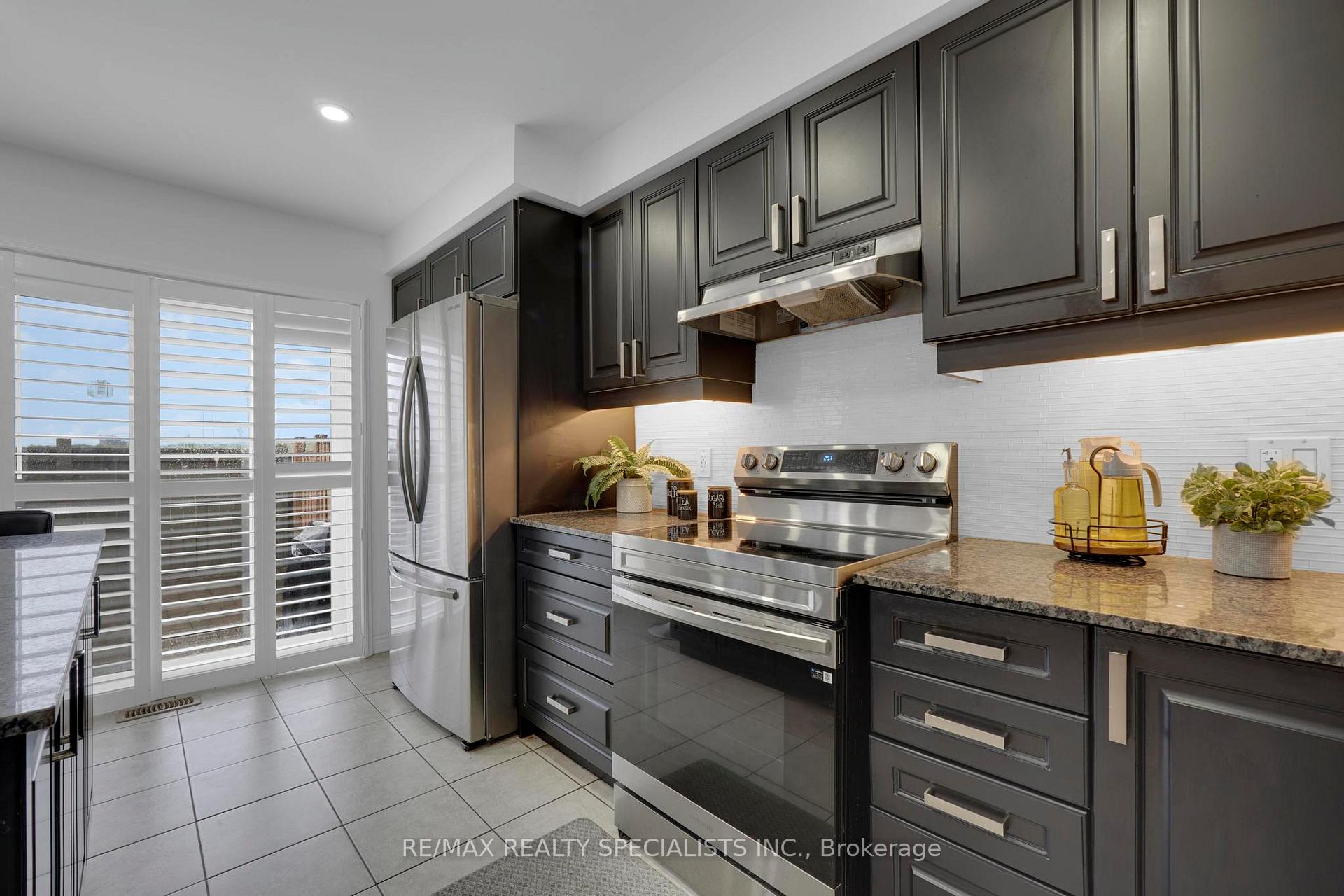 Photo 10 of Unit 36, 1000 Asleton Boulevard, Milton, Willmott — HOMEH