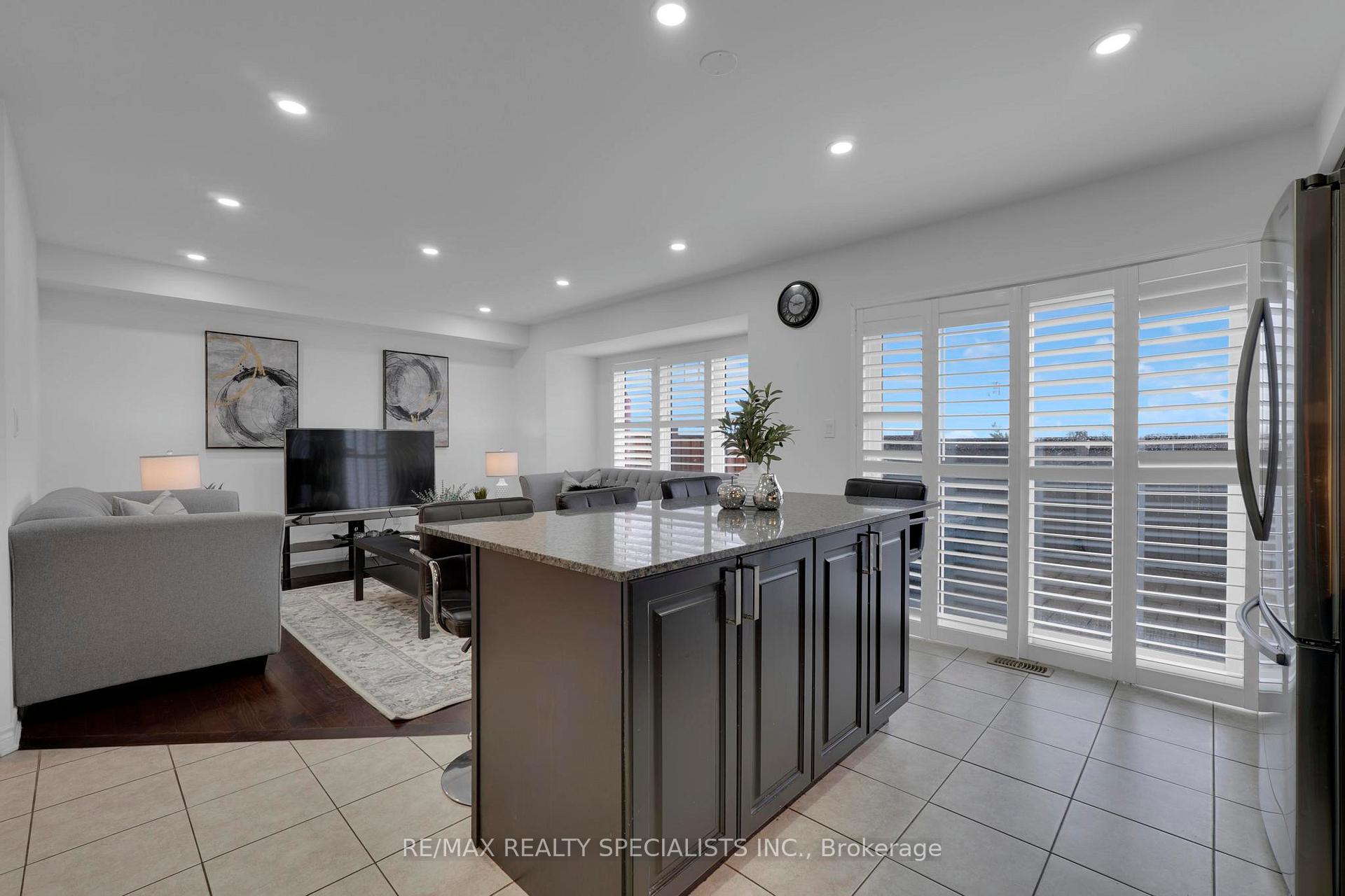 Photo 6 of Unit 36, 1000 Asleton Boulevard, Milton, Willmott — HOMEH
