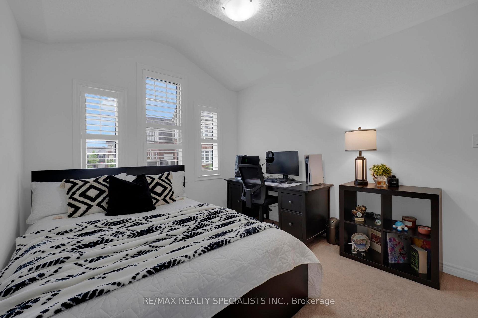 Photo 4 of Unit 36, 1000 Asleton Boulevard, Milton, Willmott — HOMEH