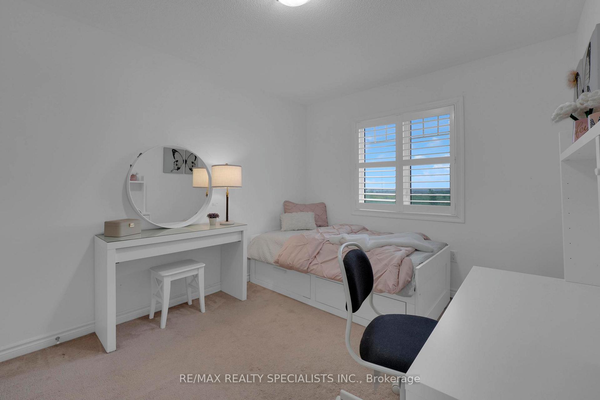 Photo 9 of Unit 36, 1000 Asleton Boulevard, Milton, Willmott — HOMEH
