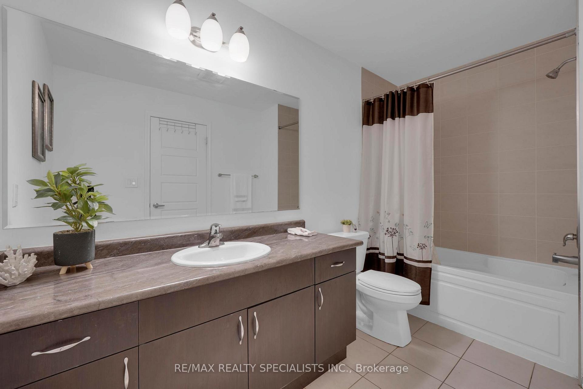 Photo 17 of Unit 36, 1000 Asleton Boulevard, Milton, Willmott — HOMEH