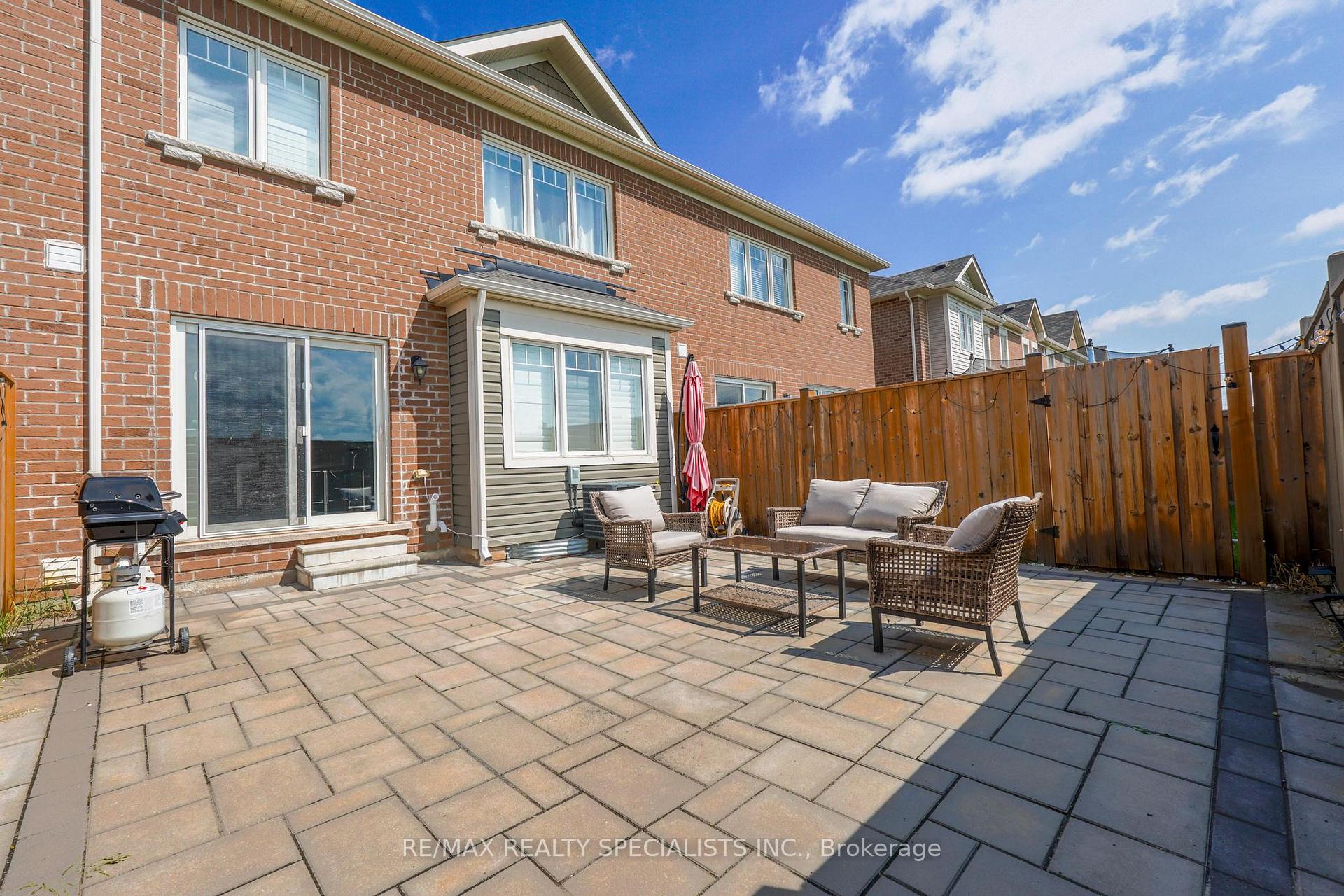 Photo 14 of Unit 36, 1000 Asleton Boulevard, Milton, Willmott — HOMEH