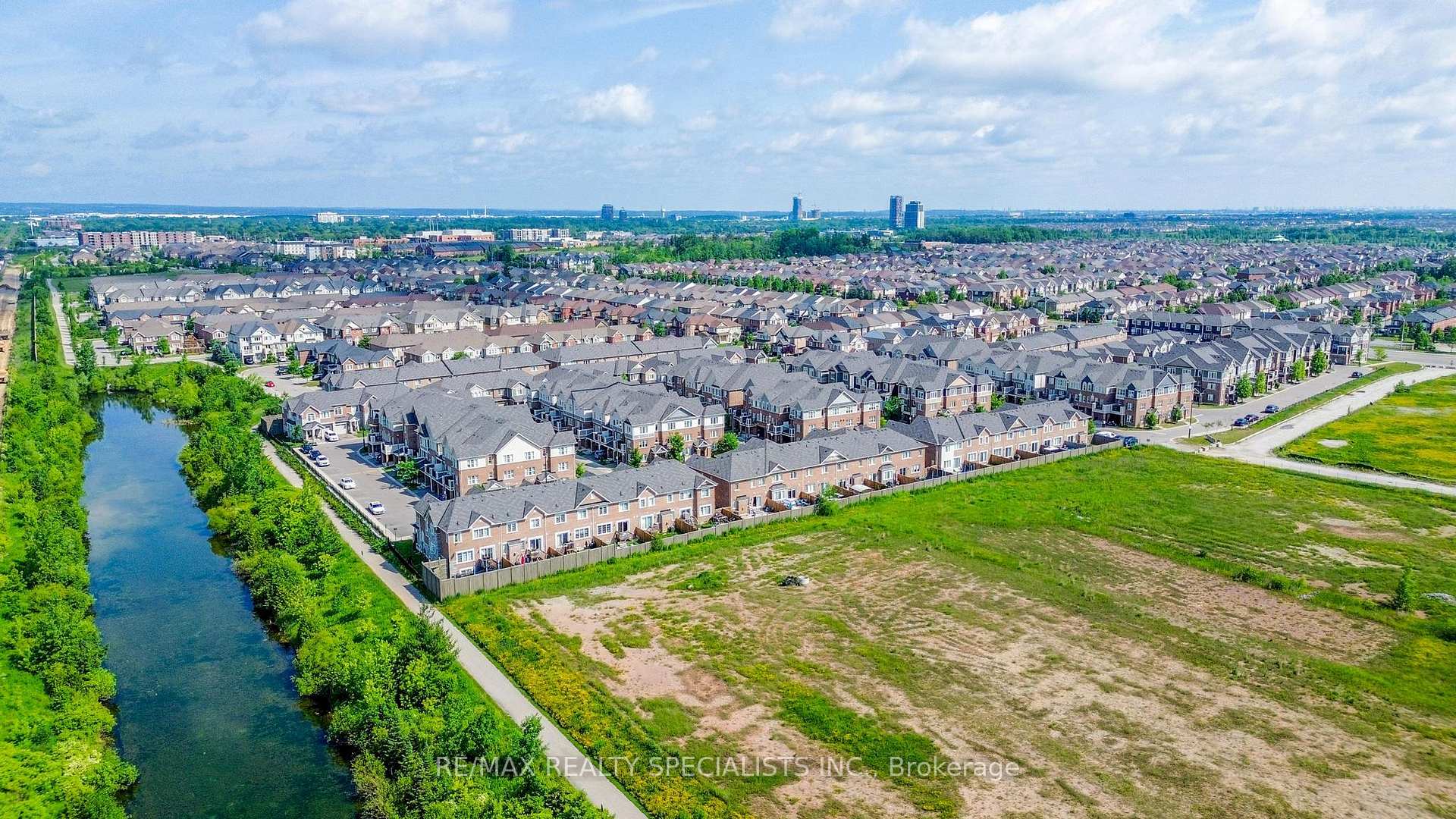 Photo 22 of Unit 36, 1000 Asleton Boulevard, Milton, Willmott — HOMEH