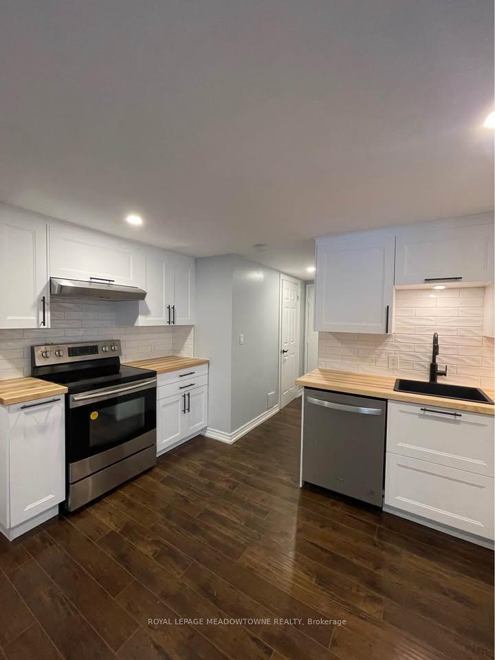 Photo 3 of 311 Carson Drive, Hamilton, Lisgar — HOMEH