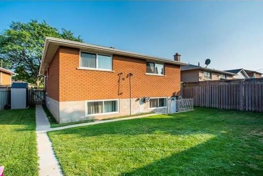 Photo 18 of 311 Carson Drive, Hamilton, Lisgar — HOMEH