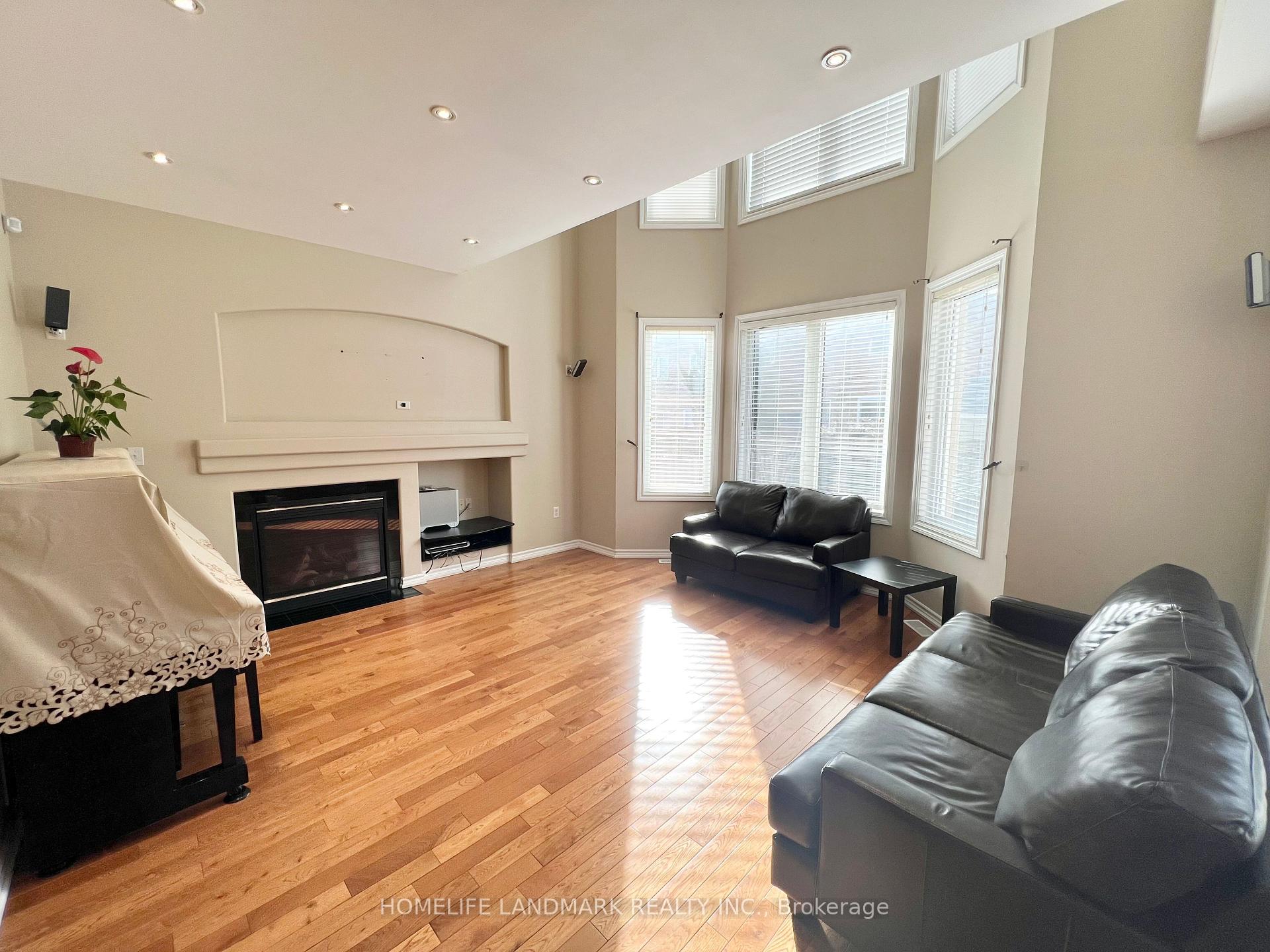 Photo 10 of 9 Barnstone Drive, Markham, Wismer — HOMEH