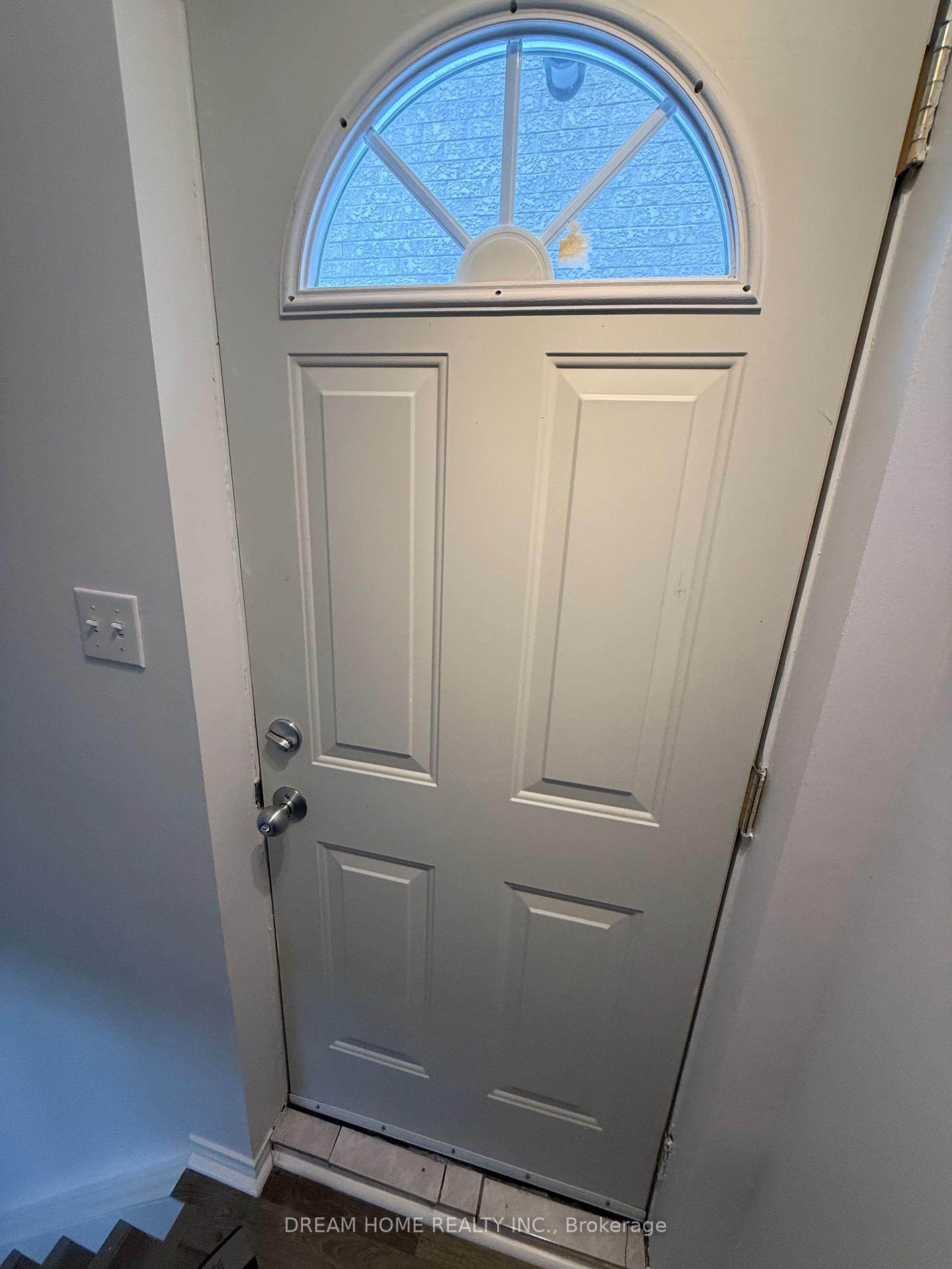 Front of Unit bsmt, 264 Stonebridge Drive