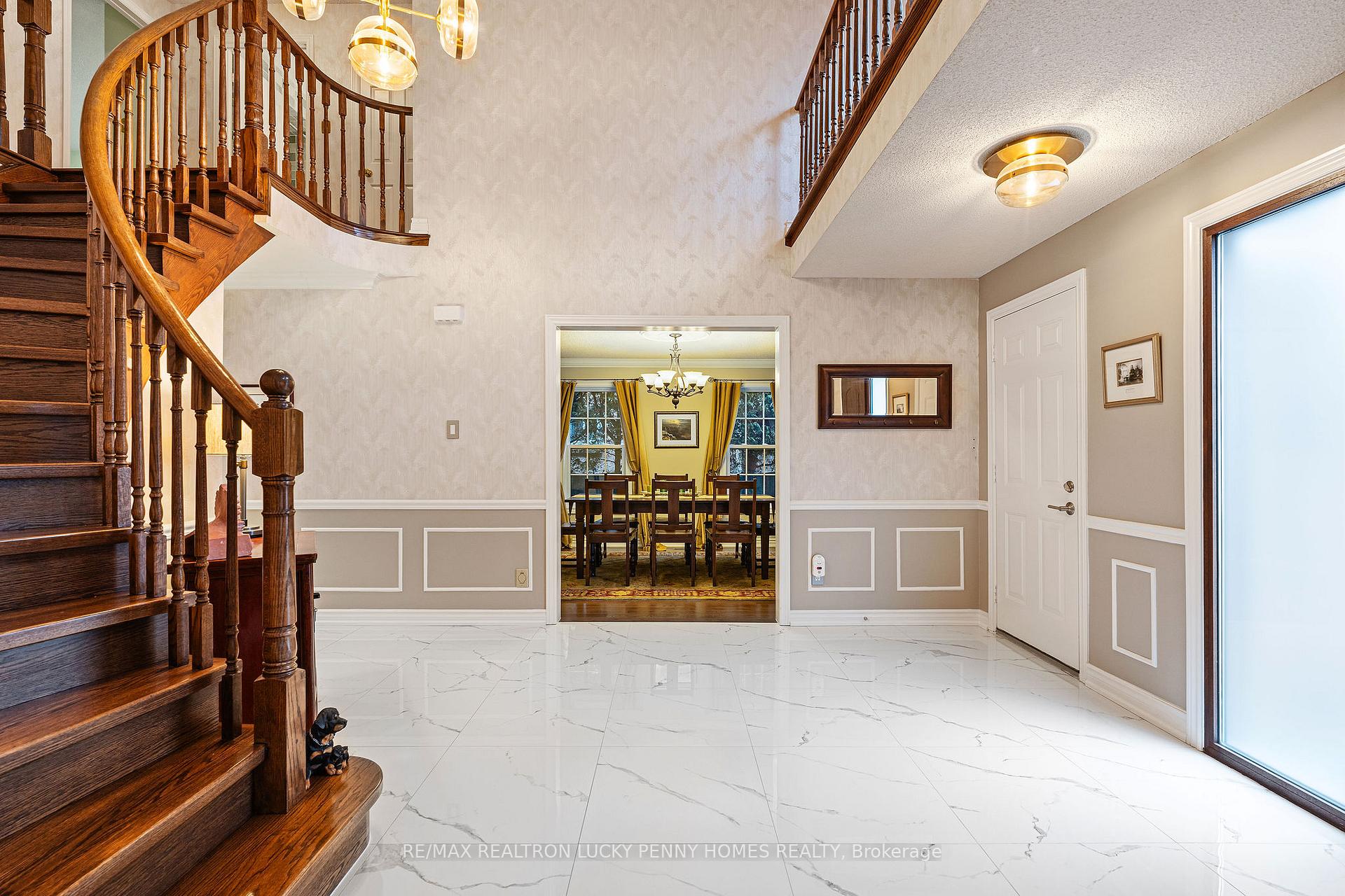 Photo 6 of 124 Aitken Circle, Markham, Unionville — HOMEH