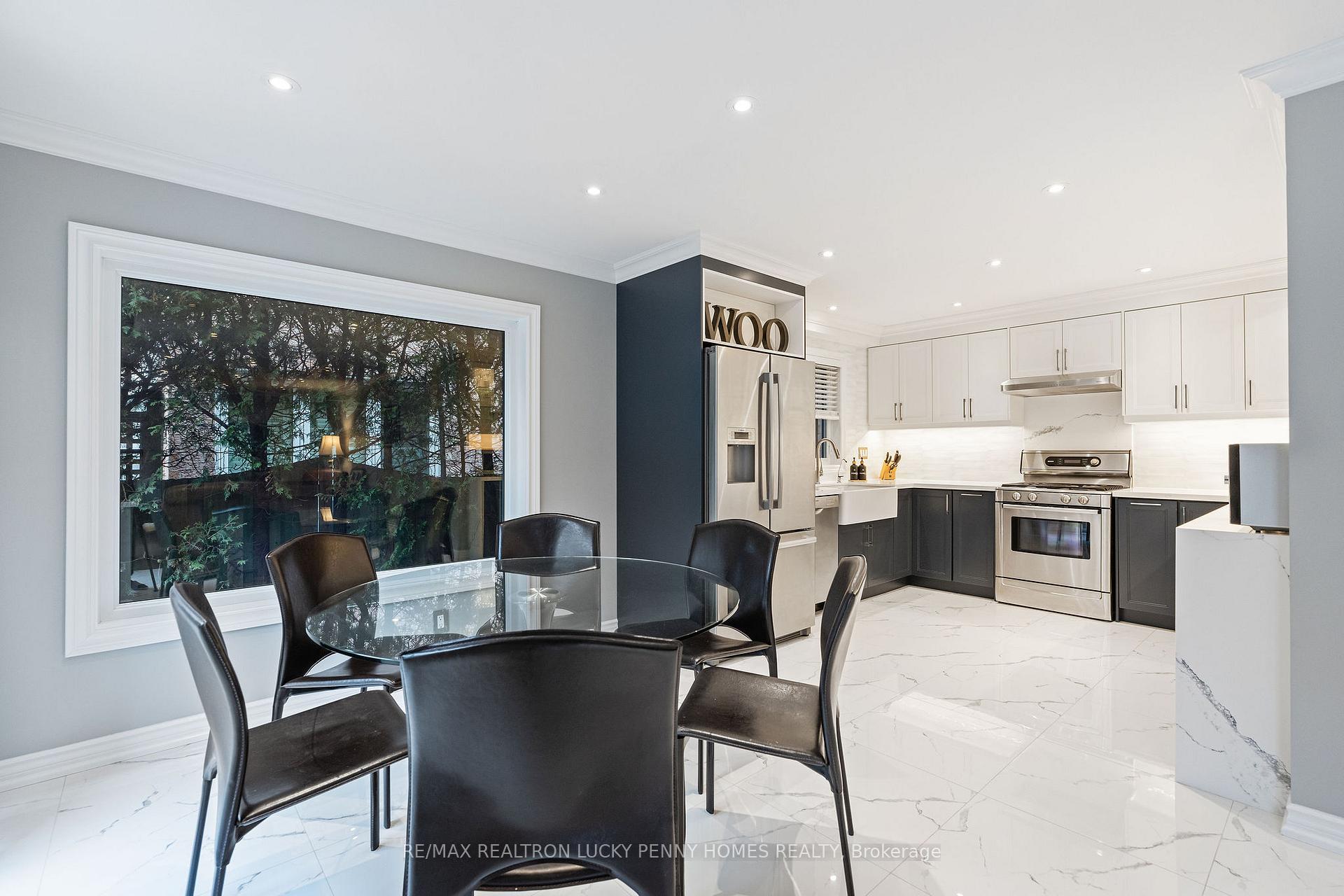 Photo 9 of 124 Aitken Circle, Markham, Unionville — HOMEH