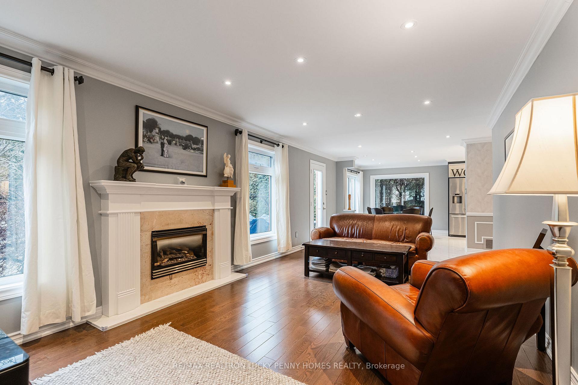 Photo 15 of 124 Aitken Circle, Markham, Unionville — HOMEH