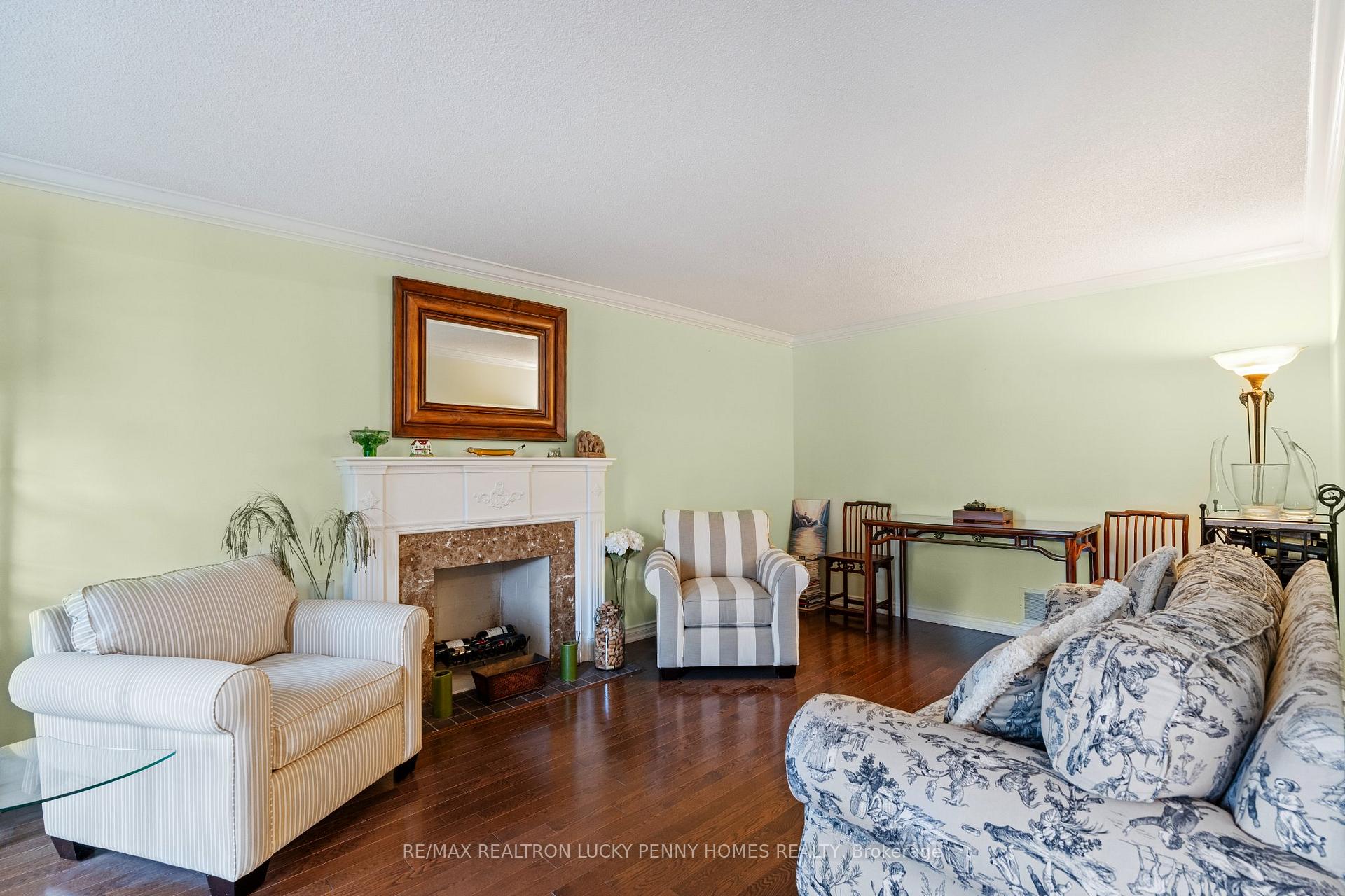 Photo 17 of 124 Aitken Circle, Markham, Unionville — HOMEH
