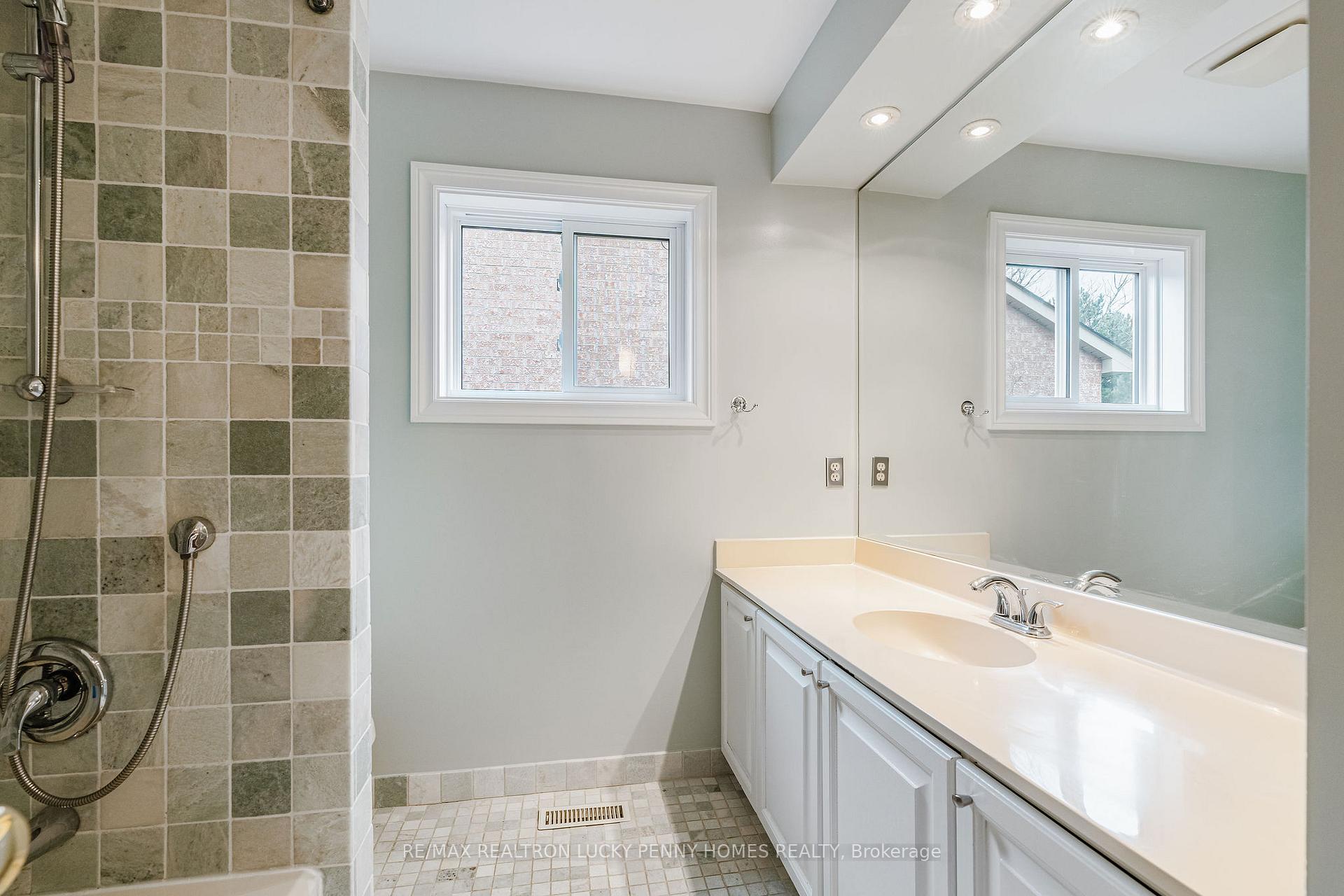 Photo 26 of 124 Aitken Circle, Markham, Unionville — HOMEH