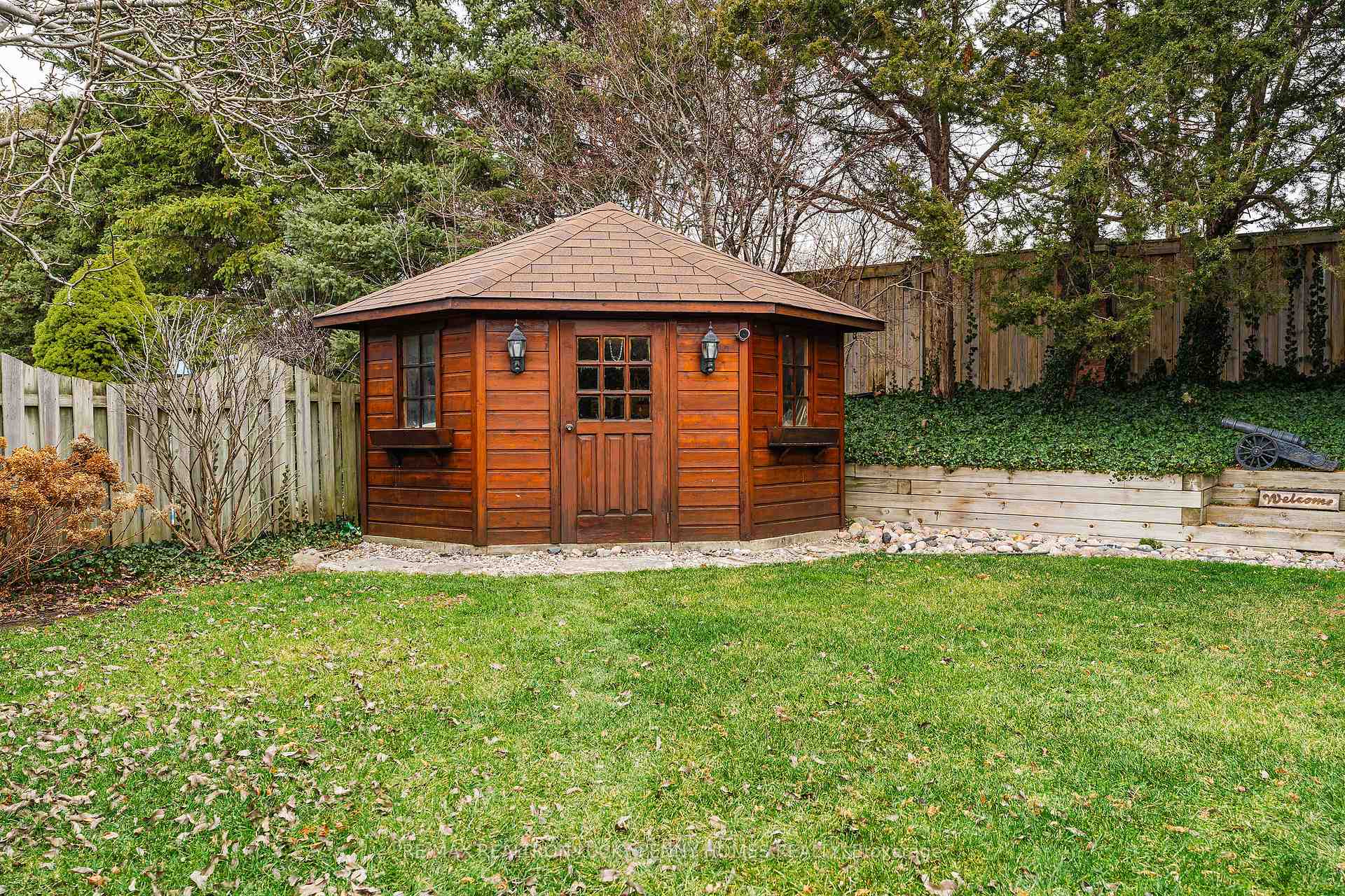 Photo 34 of 124 Aitken Circle, Markham, Unionville — HOMEH