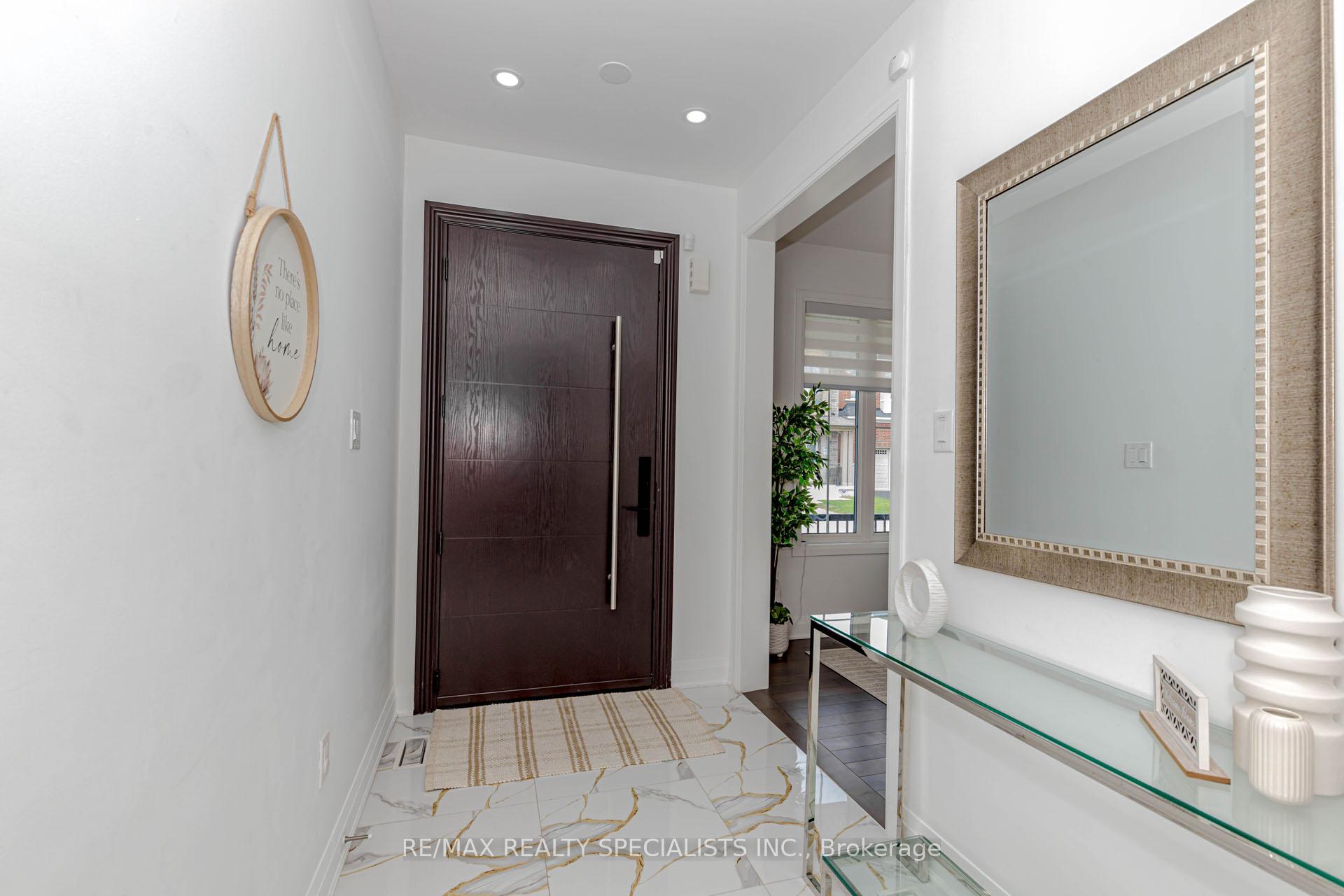 Photo 3 of 1411 Lobelia Crescent, Milton, Walker — HOMEH