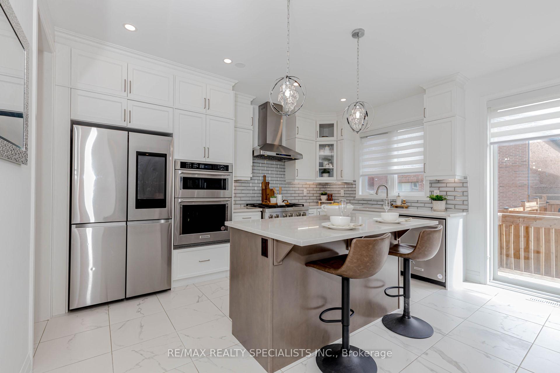 Photo 12 of 1411 Lobelia Crescent, Milton, Walker — HOMEH