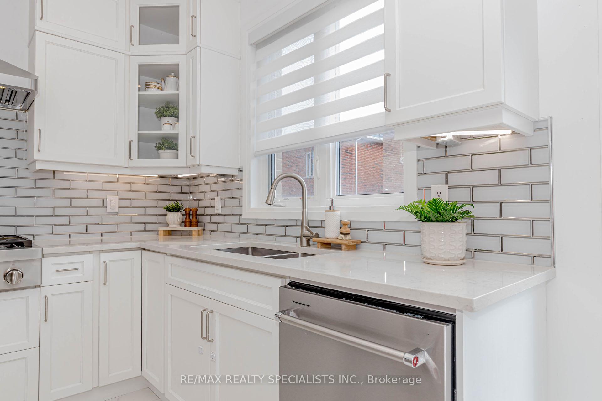 Photo 14 of 1411 Lobelia Crescent, Milton, Walker — HOMEH