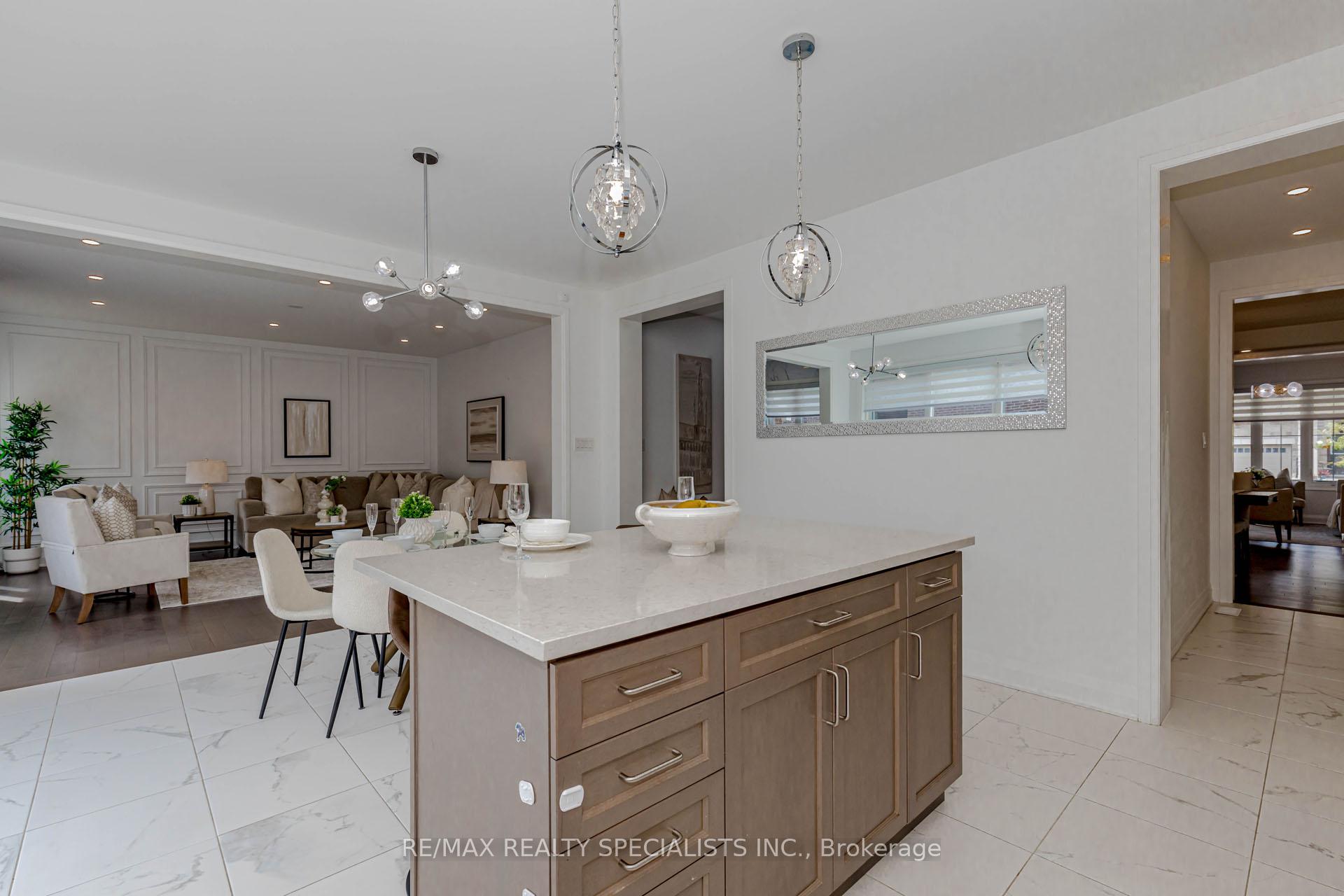 Photo 18 of 1411 Lobelia Crescent, Milton, Walker — HOMEH