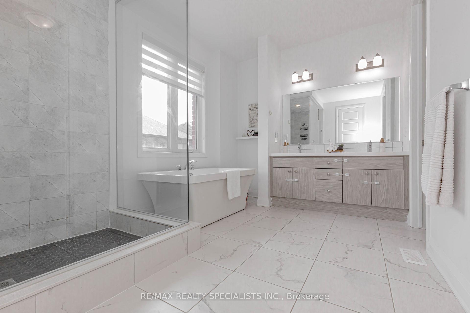 Photo 31 of 1411 Lobelia Crescent, Milton, Walker — HOMEH