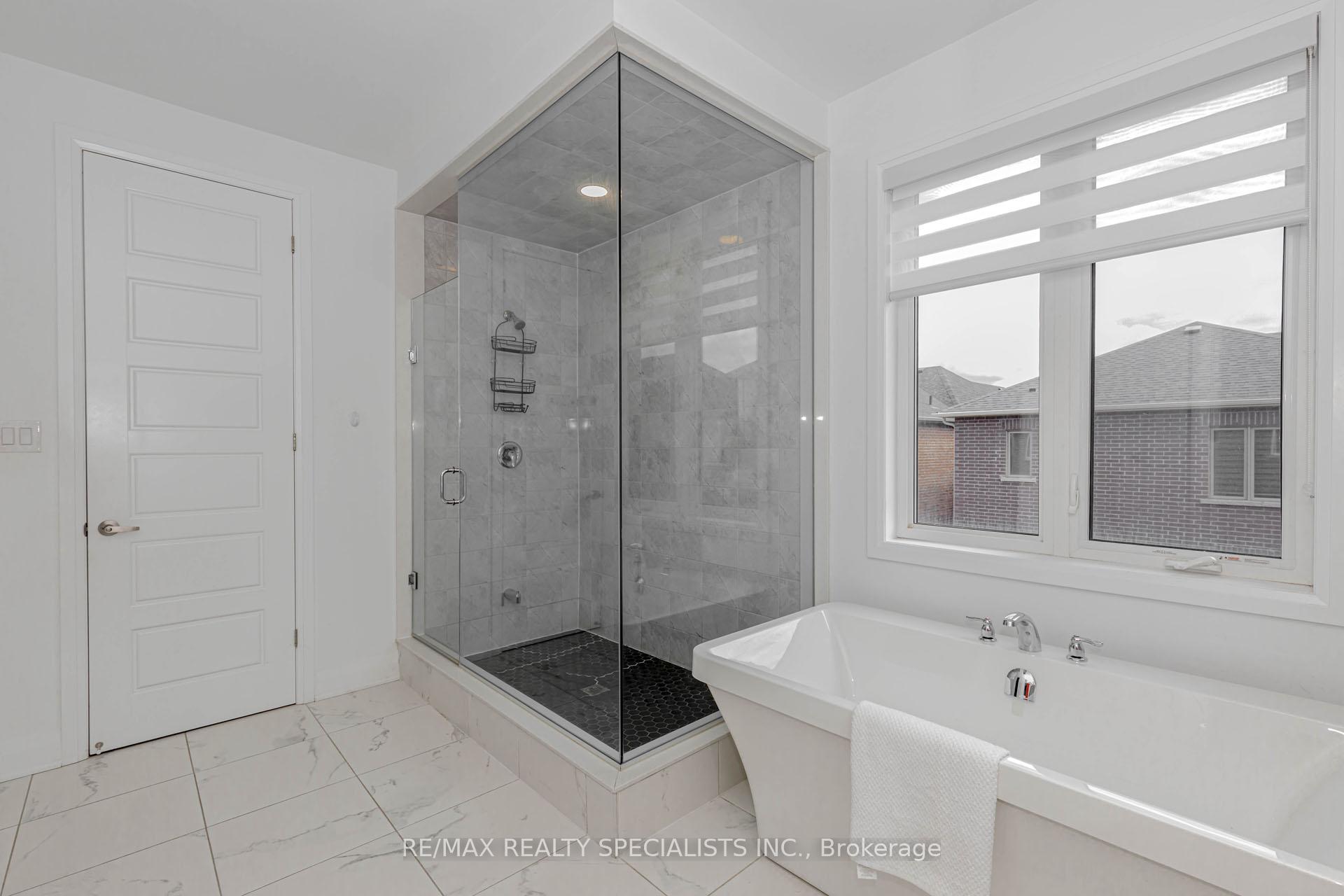 Photo 33 of 1411 Lobelia Crescent, Milton, Walker — HOMEH