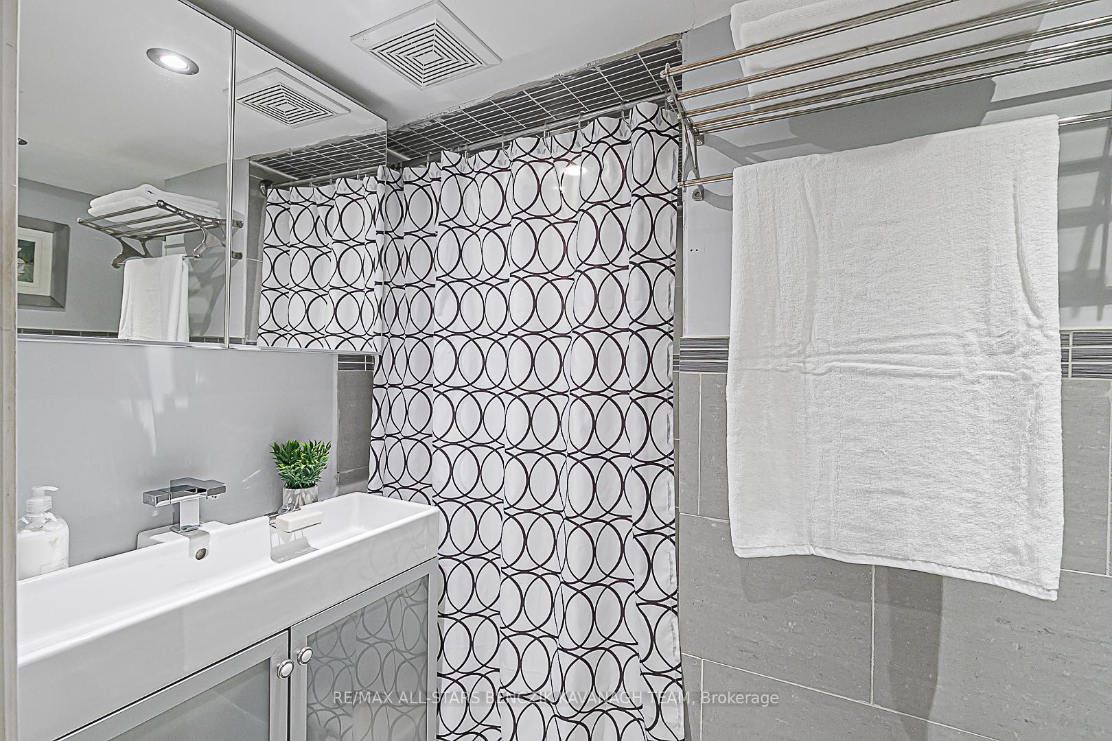 Photo 32 of 34 Sanderling Drive, Markham, Raymerville — HOMEH