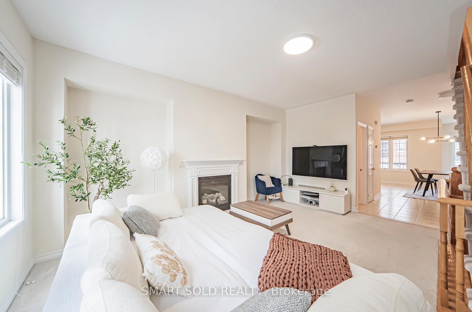 Photo 4 of 52 Orca Drive, Markham, Wismer — HOMEH