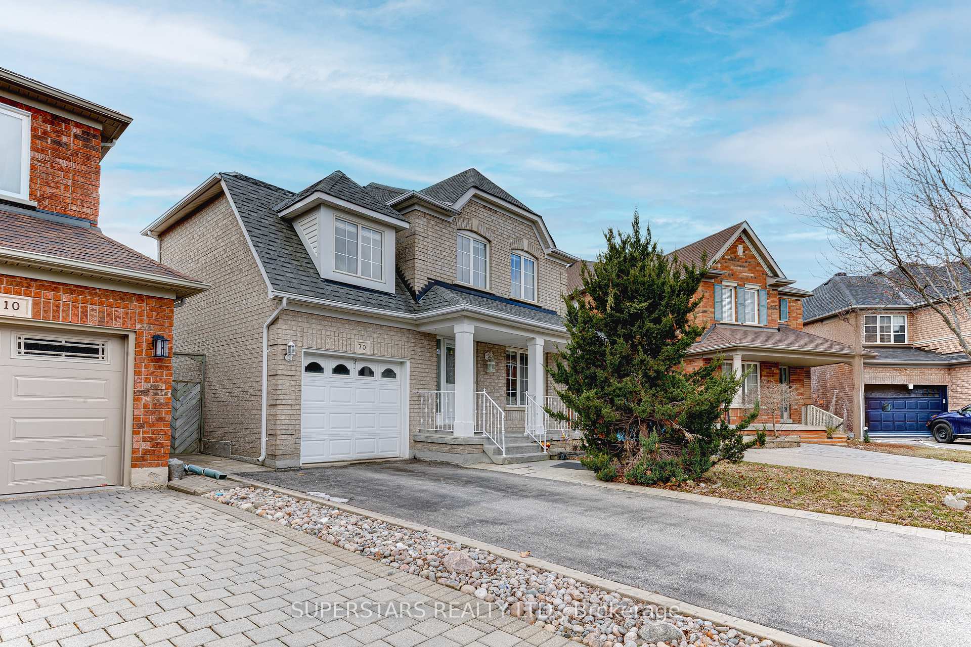 Photo 1 of 70 Chestertown Square, Markham, Berczy — HOMEH