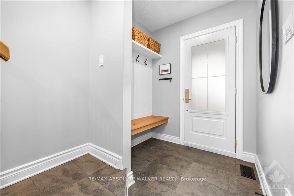 Photo 3 of 66 Willow Glen Drive, Ottawa, Kanata - Bridlewood — HOMEH
