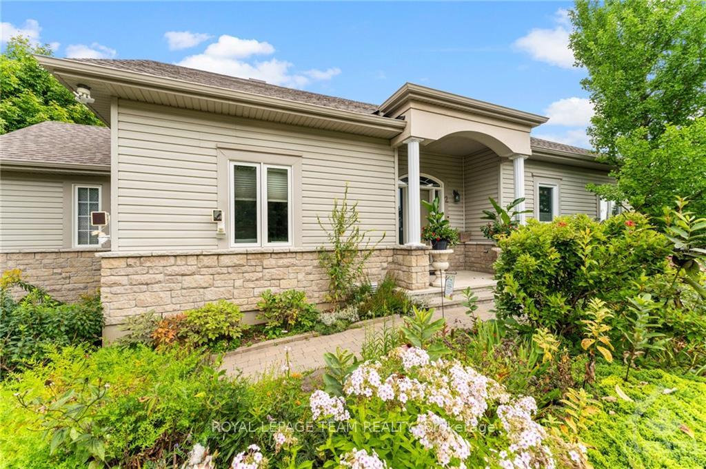 Photo 1 of 2 Kinmount Private, Ottawa, Kanata - Kanata Lakes/Heritage Hills — HOMEH
