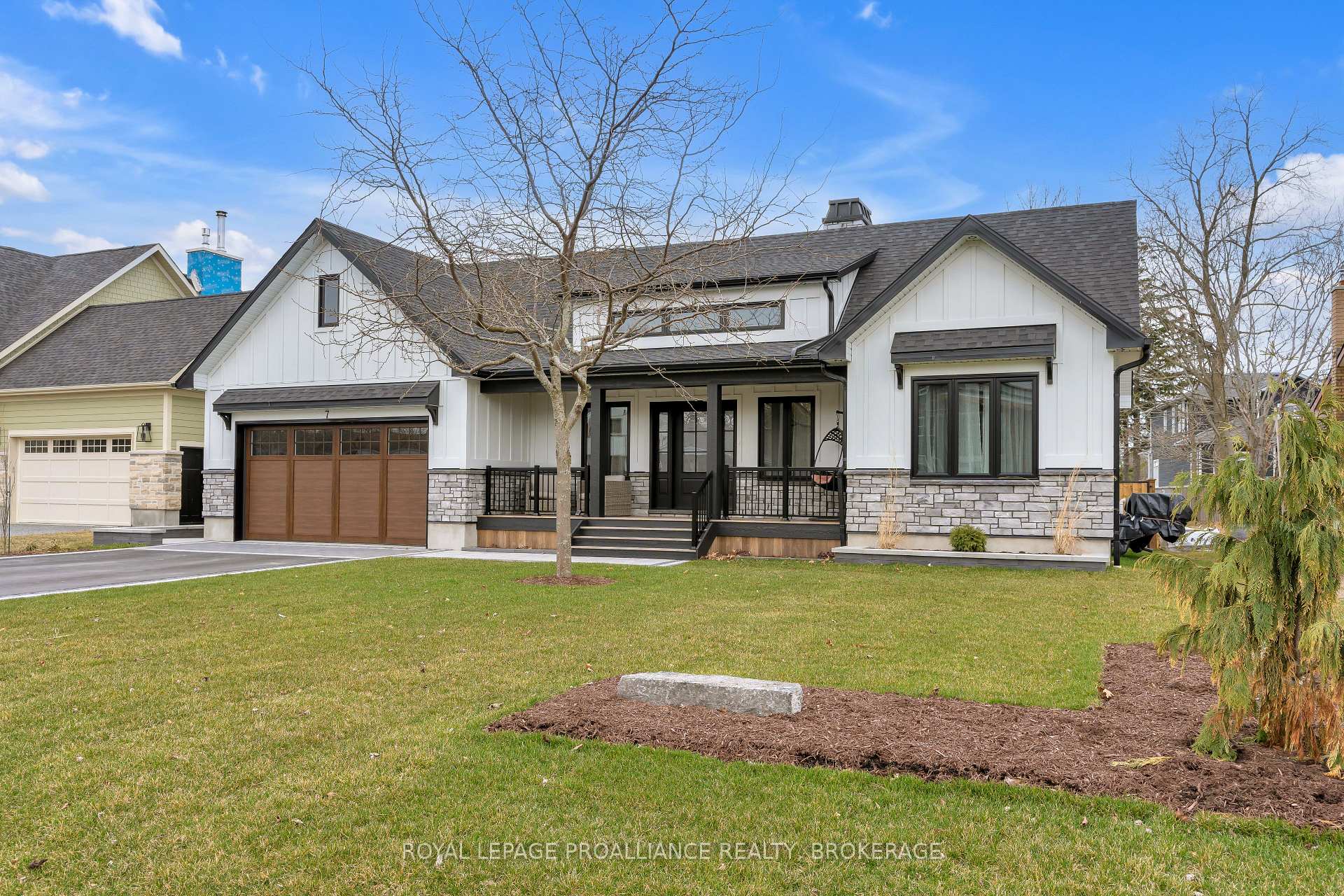 Front of 7 Crescent Drive