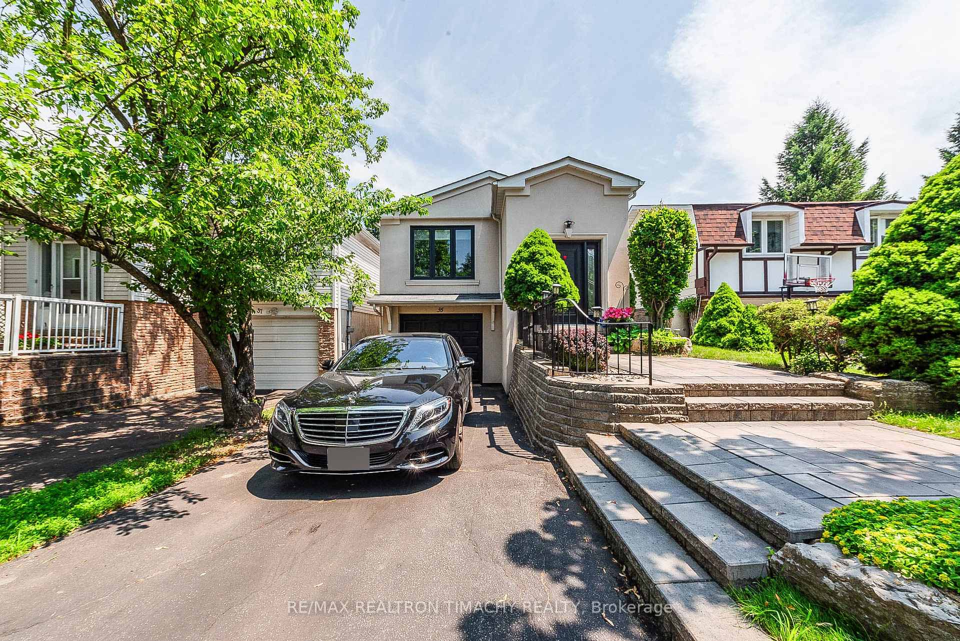 Photo 2 of 35 Donnamora Crescent, Markham, German Mills — HOMEH