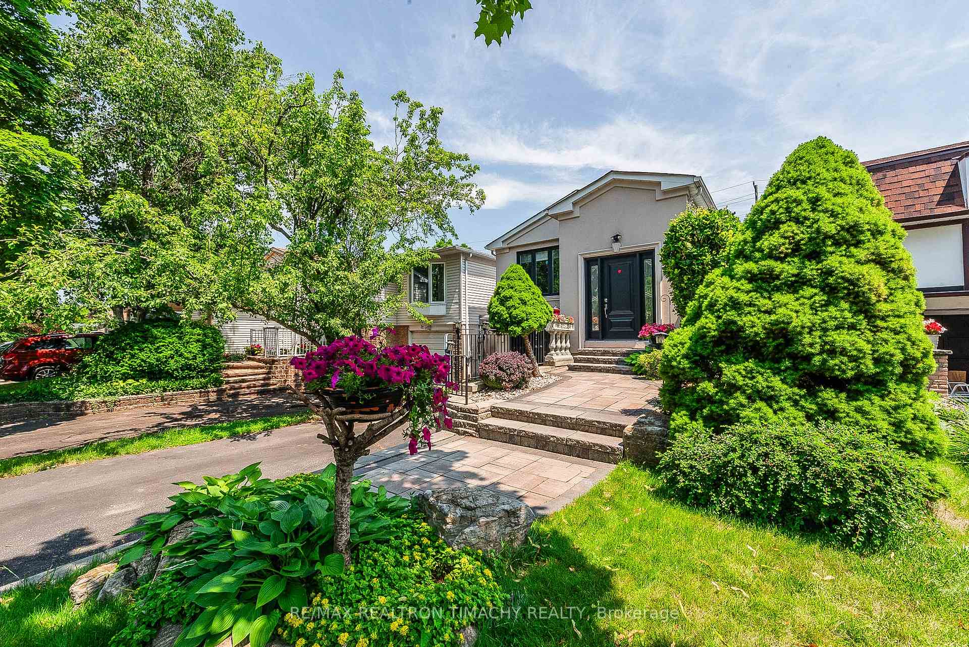 Photo 3 of 35 Donnamora Crescent, Markham, German Mills — HOMEH