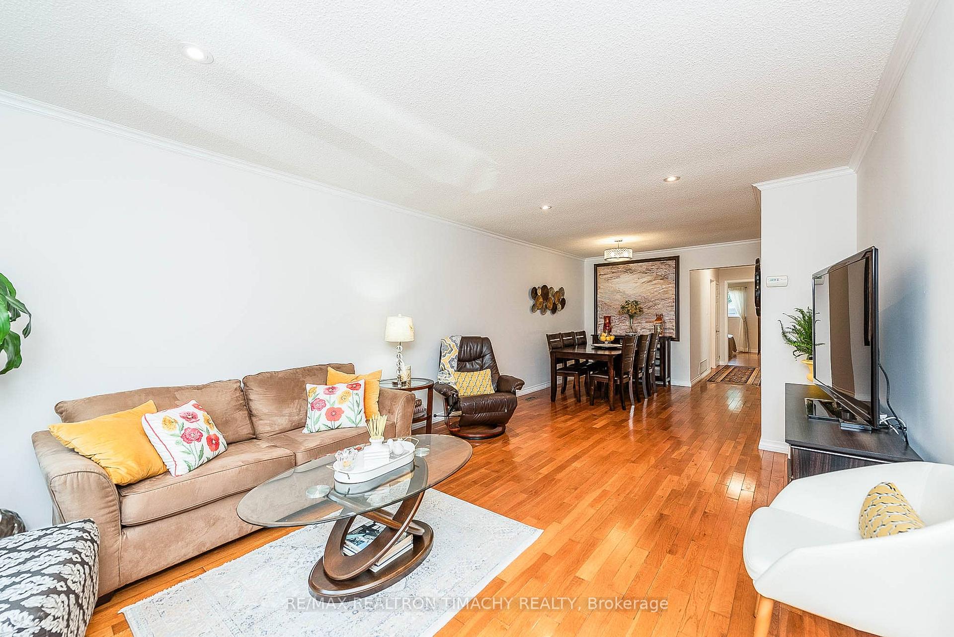 Photo 7 of 35 Donnamora Crescent, Markham, German Mills — HOMEH
