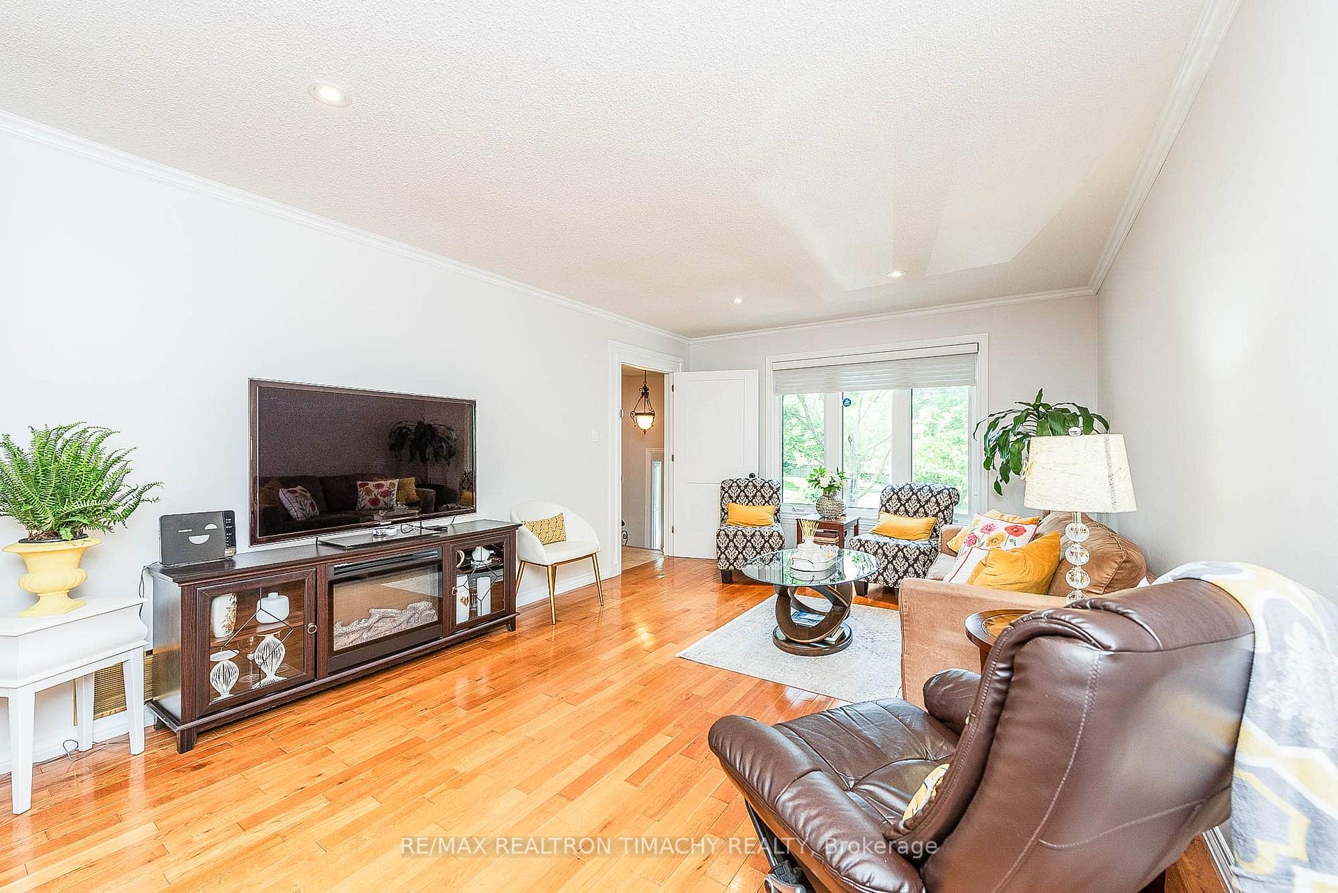 Photo 9 of 35 Donnamora Crescent, Markham, German Mills — HOMEH